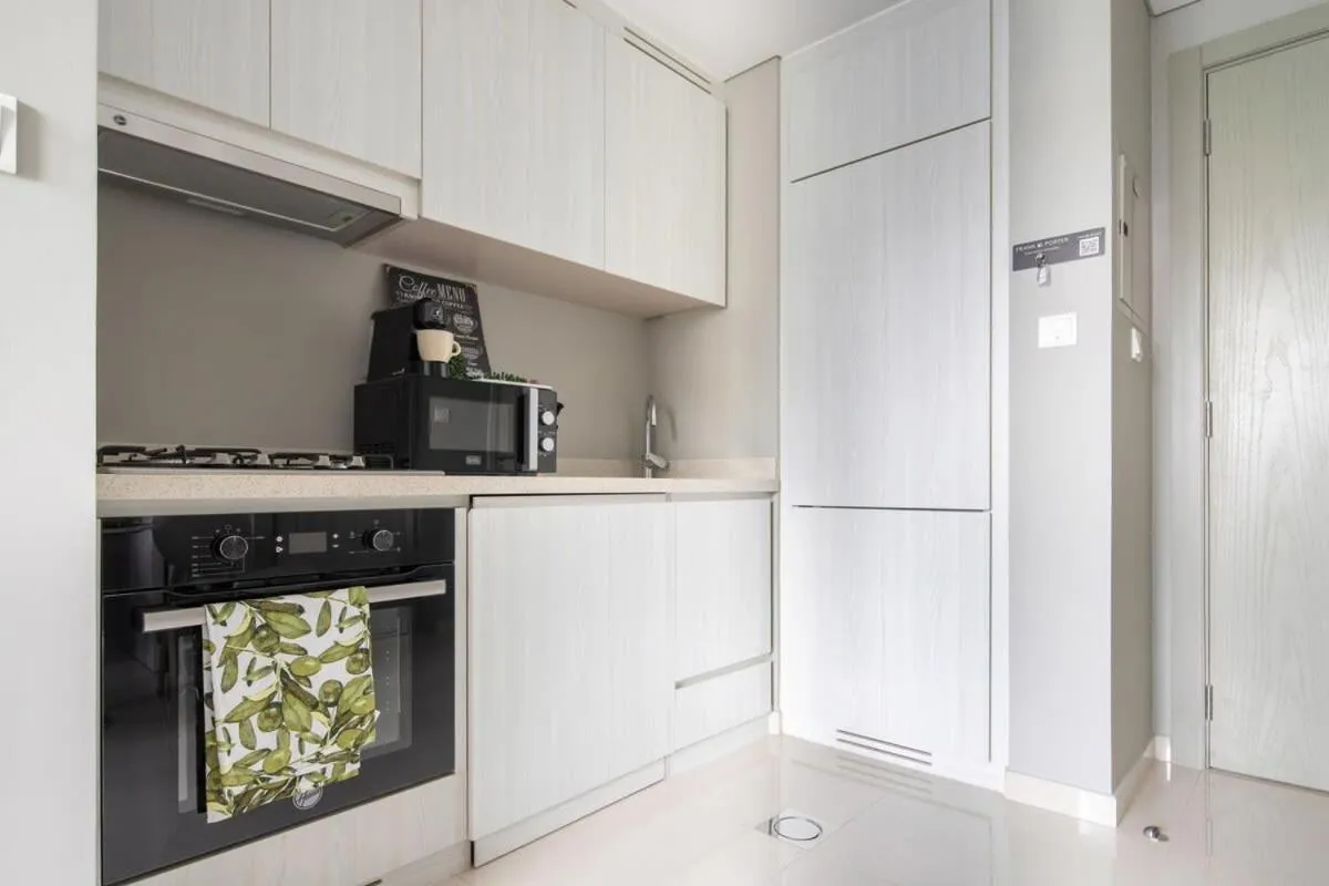 Kitchen or kitchenette in Frank Porter - Zada Tower