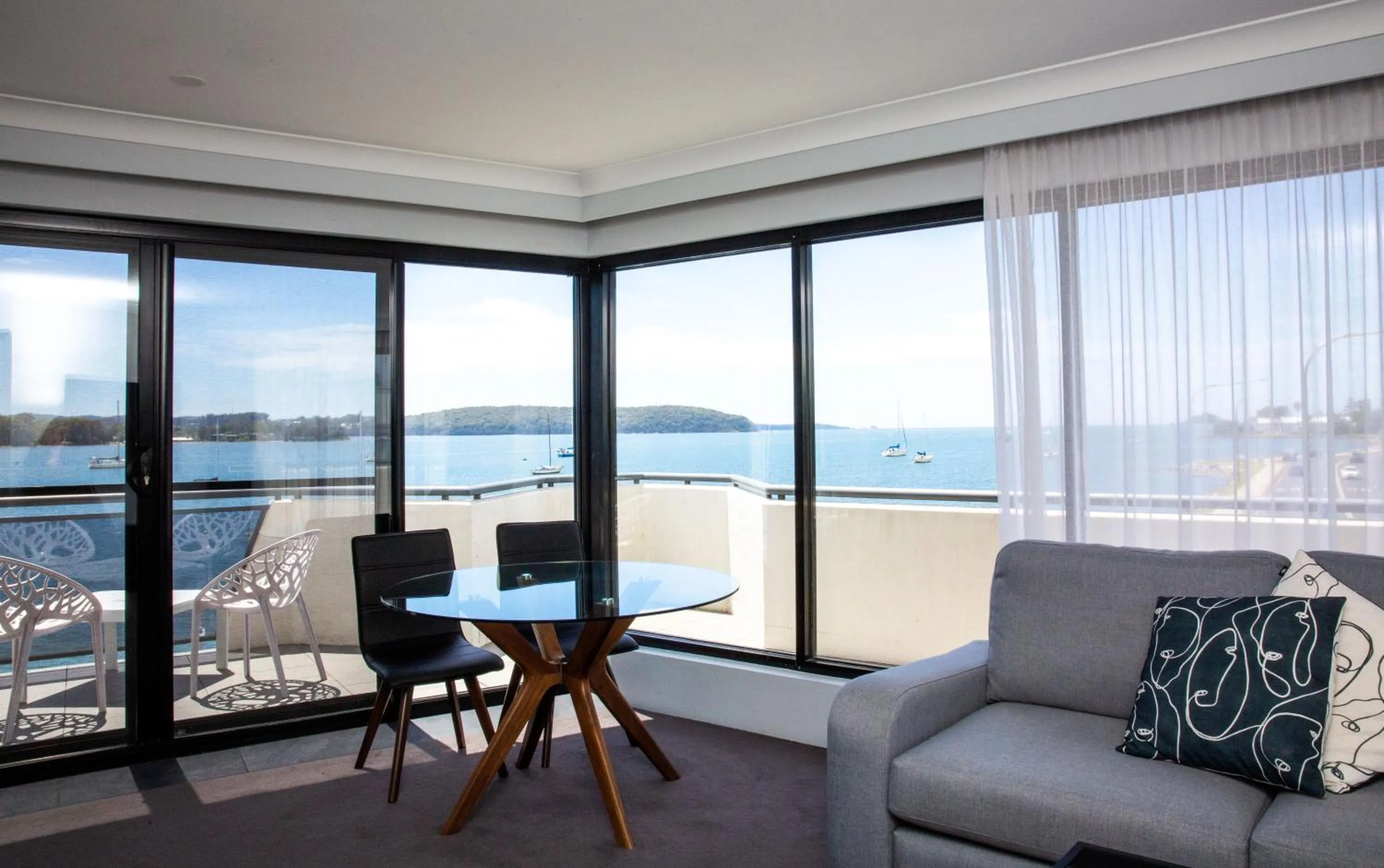 Day in The Esplanade Motel