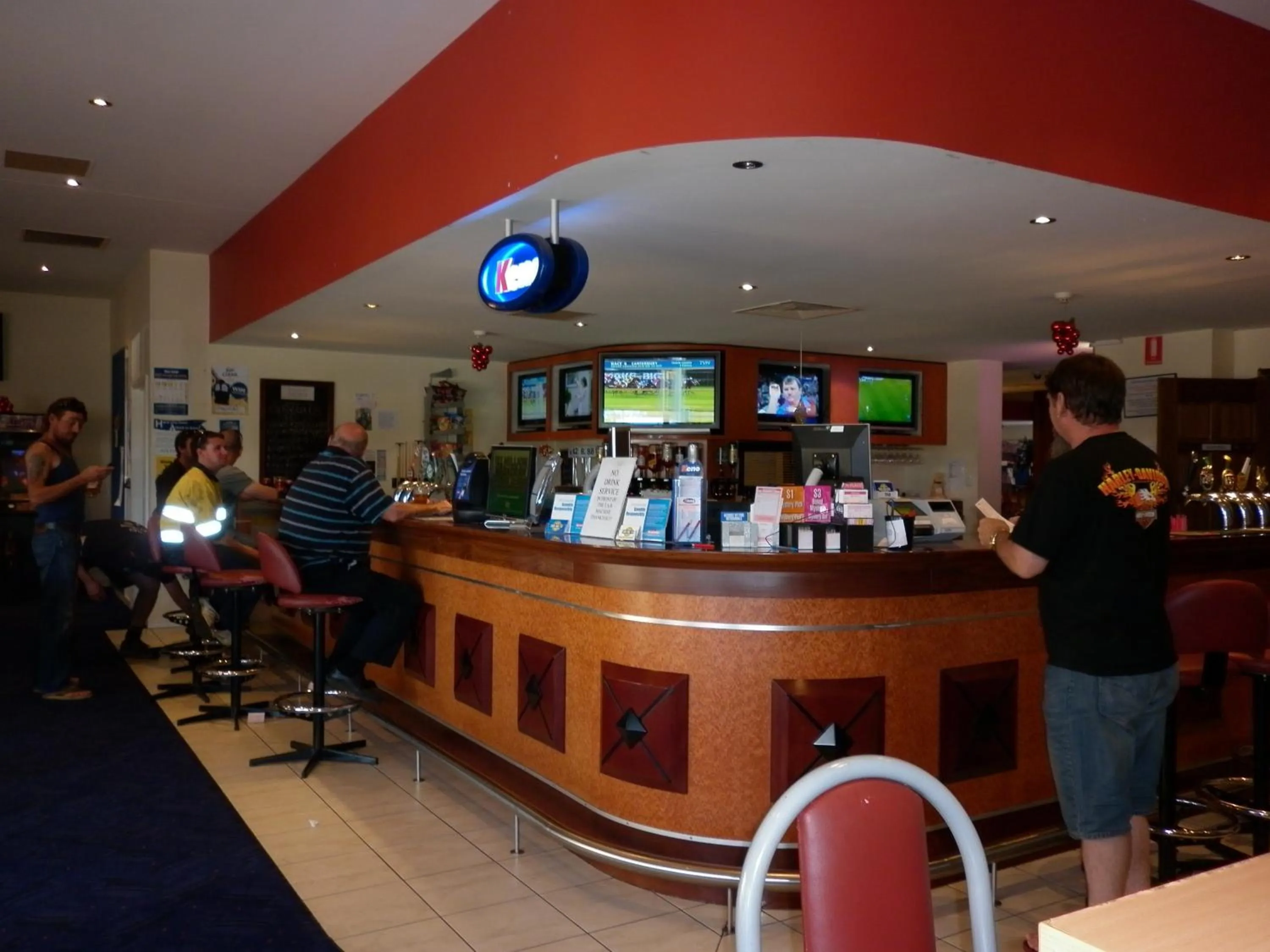 Lounge or bar in New Whyalla Hotel