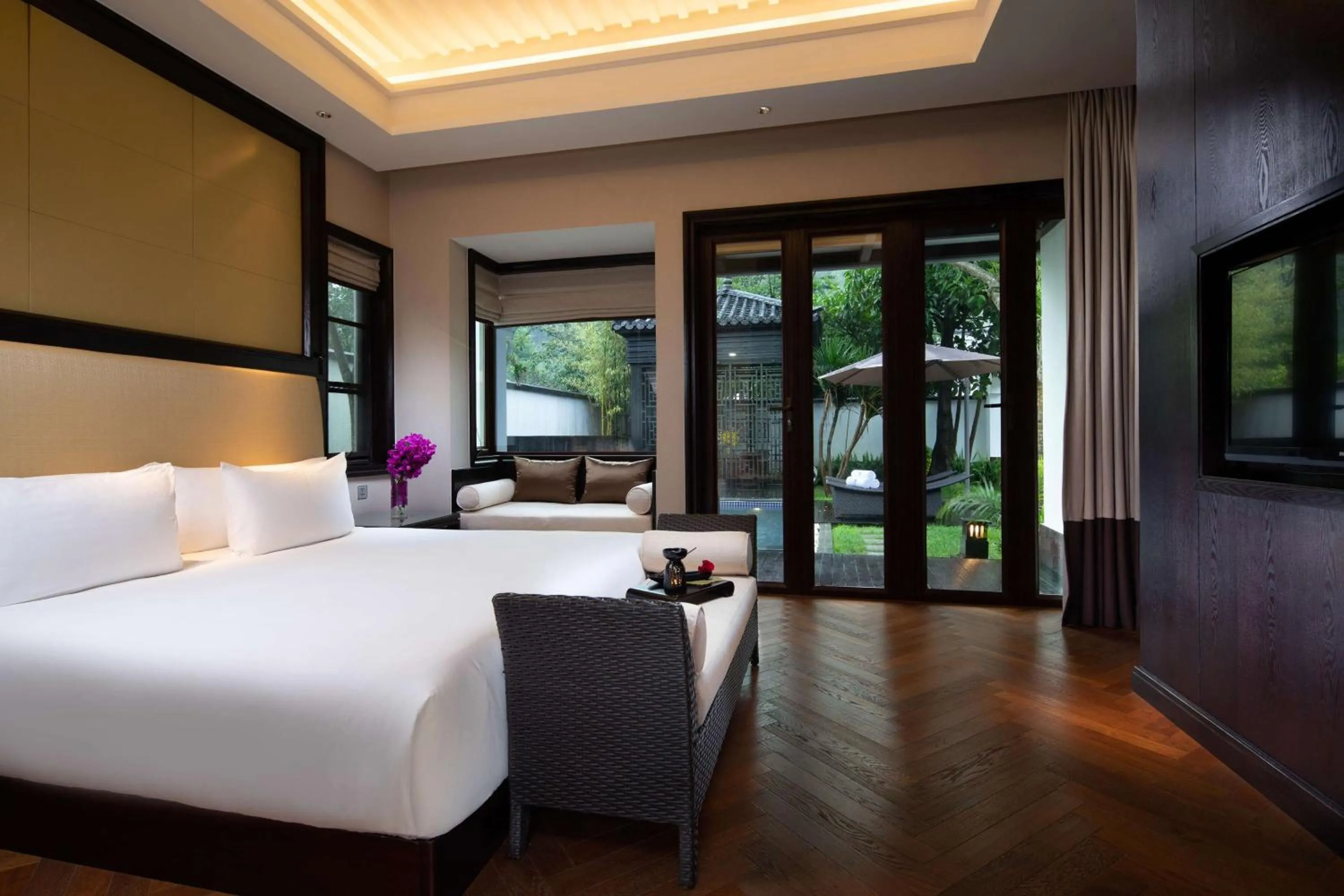 Bedroom, Bed in Banyan Tree Tengchong