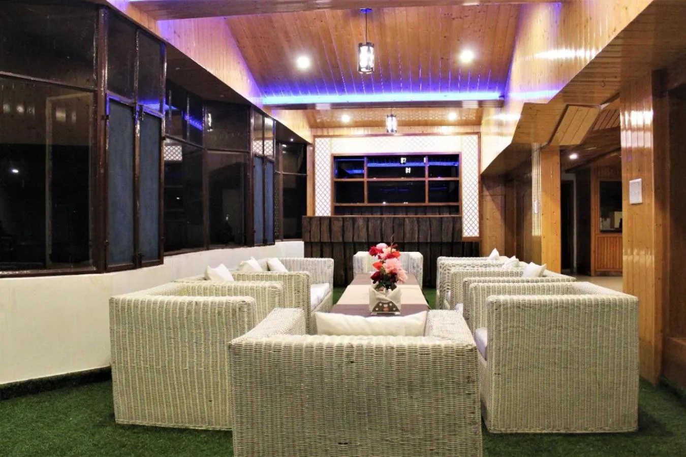 Living room in Hotel Golf Links, Mashobra