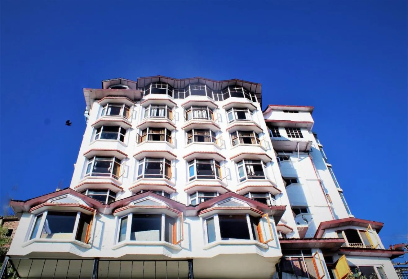 Property building in Hotel Golf Links, Mashobra