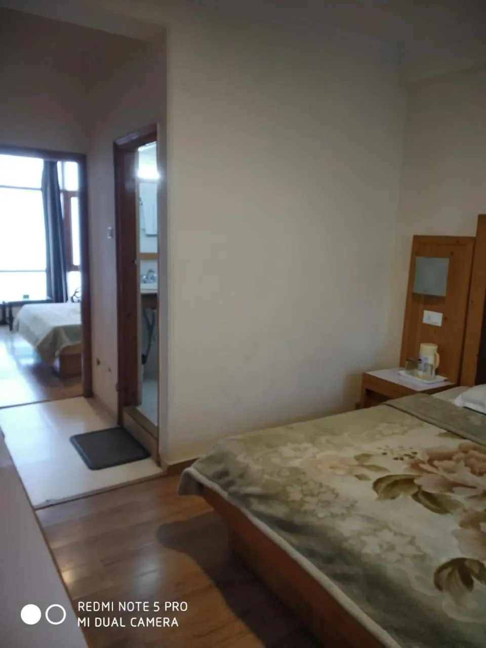 Photo of the whole room, Bed in Hotel Golf Links, Mashobra