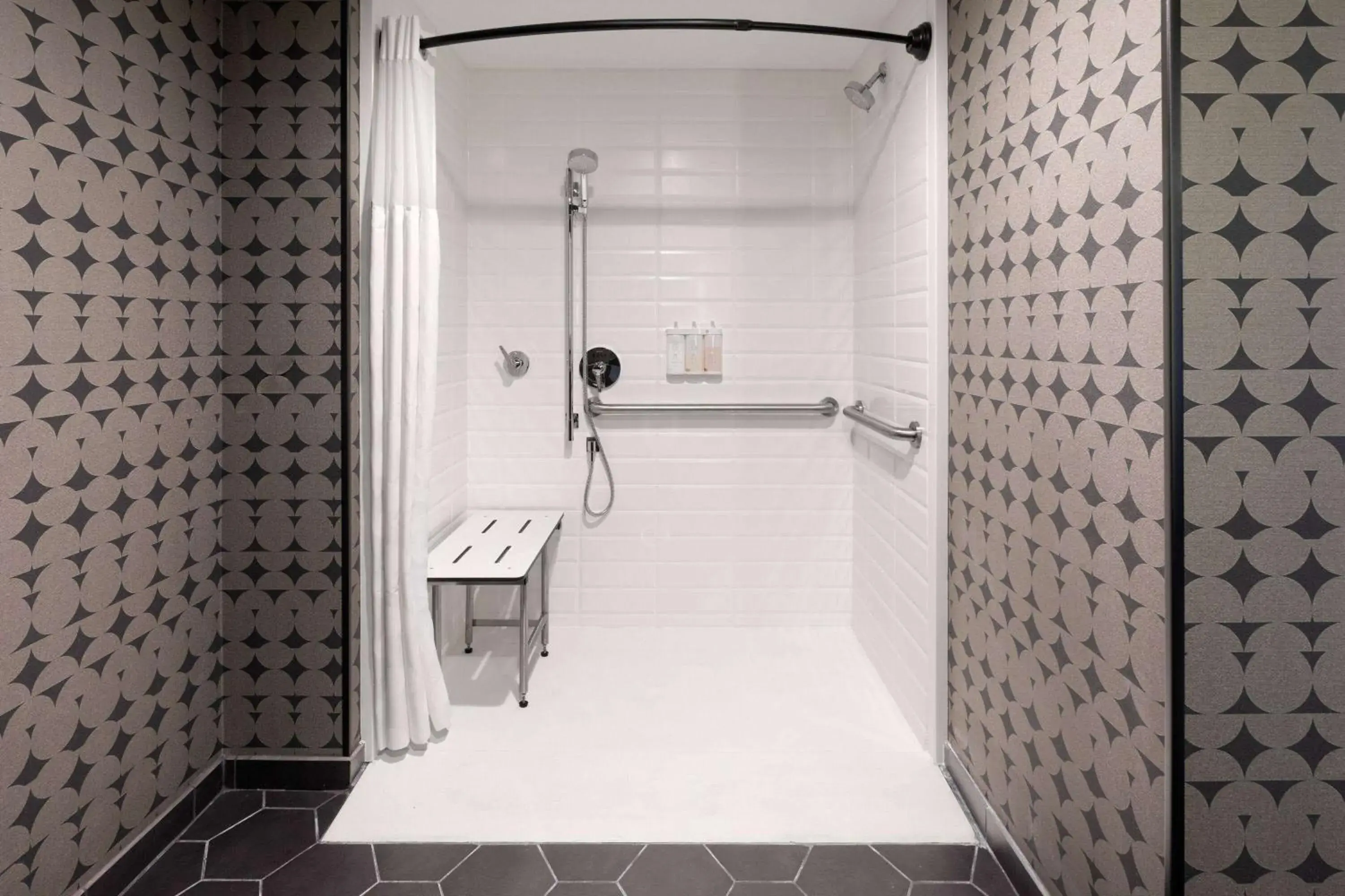 Queen Suite with Roll-In Shower and River View - Mobility Hearing Accessible/Non-Smoking in Riverbend Hotel and Suites, Trademark Collection by Wyndham Queen Suite with Roll-In Shower and River View - Mobility Hearing Accessible/Non-Smoking in Riverbend Hotel and Suites, Trademark Collection by Wyndham