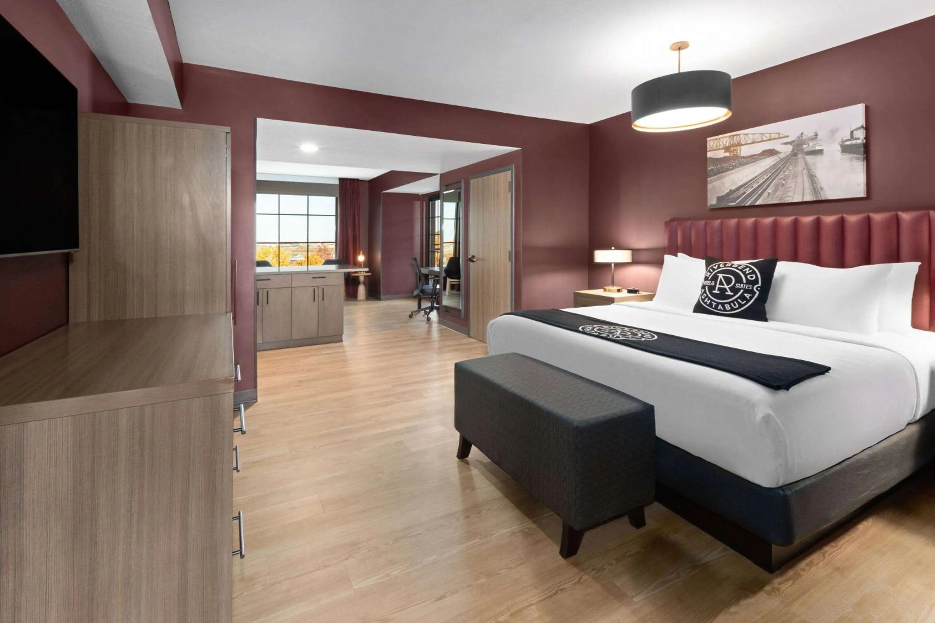 Photo of the whole room, Bed in Riverbend Hotel and Suites, Trademark Collection by Wyndham