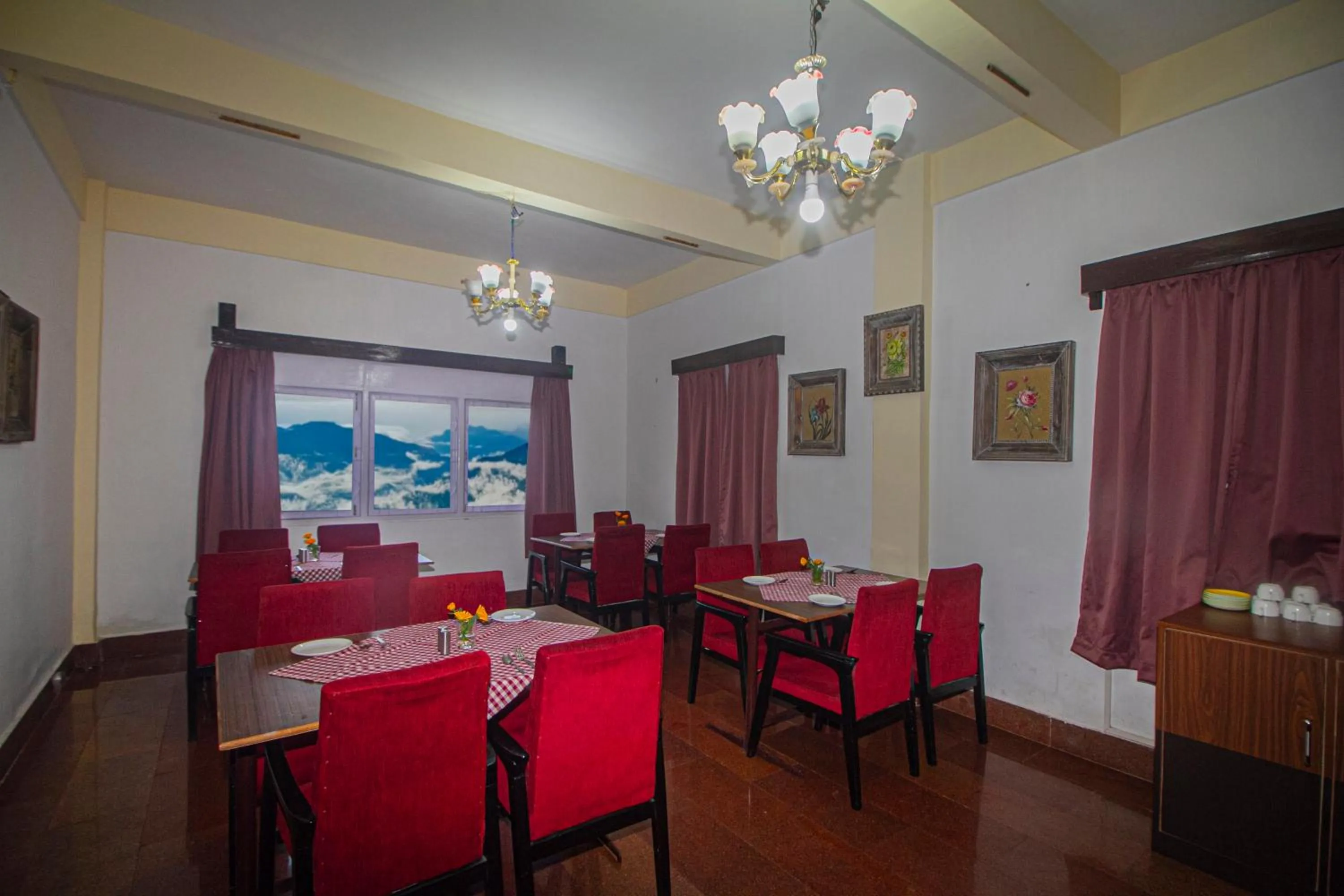Restaurant/places to eat in Central Gleneagles Heritage Resort Former Bungalow of Ex-TATA Chairman Russi Mody The Mall Road Darjeeling
