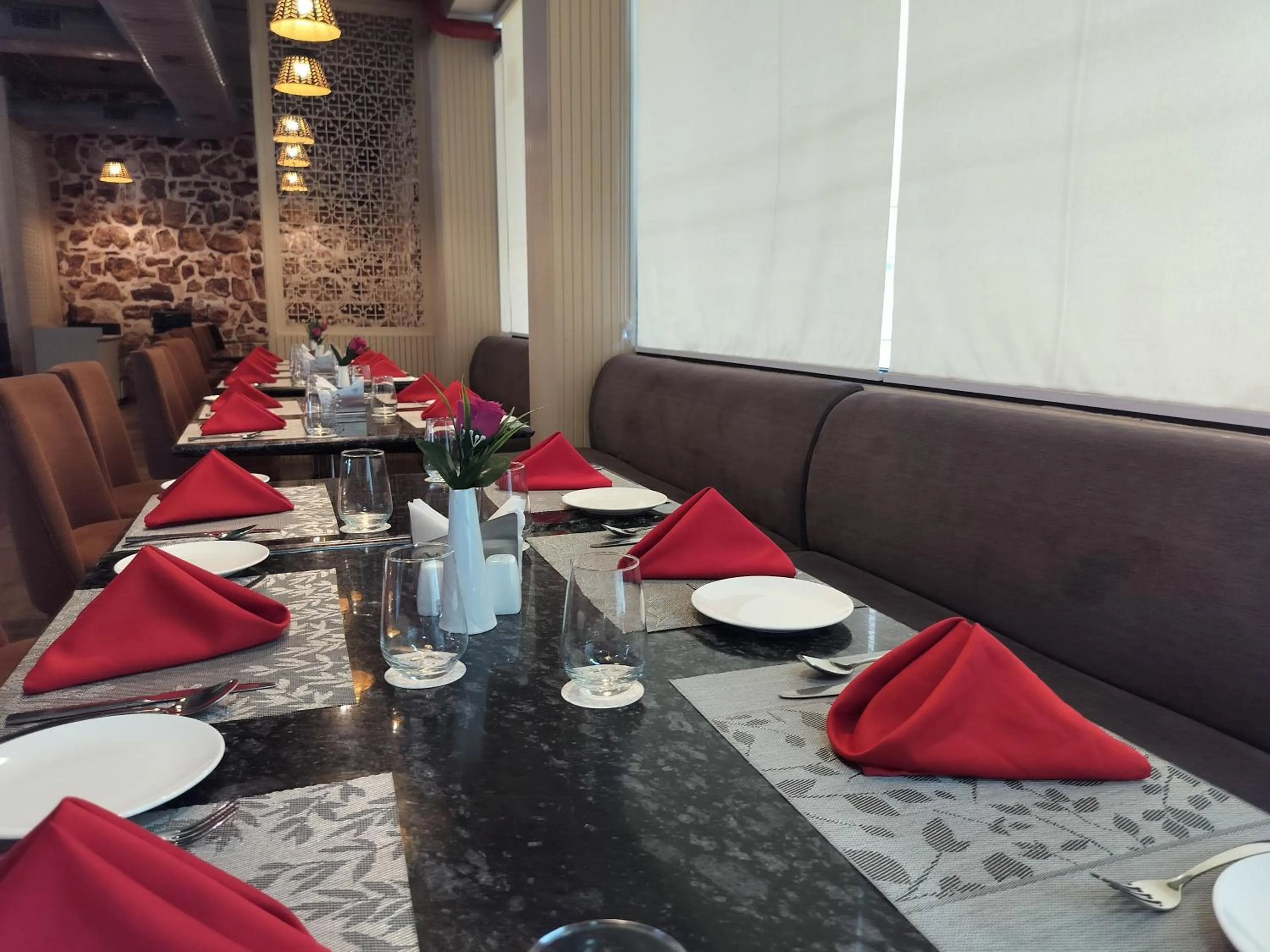 Restaurant/places to eat in Hotel Luxe Opera NH8 - 7km from IGI Airport Delhi