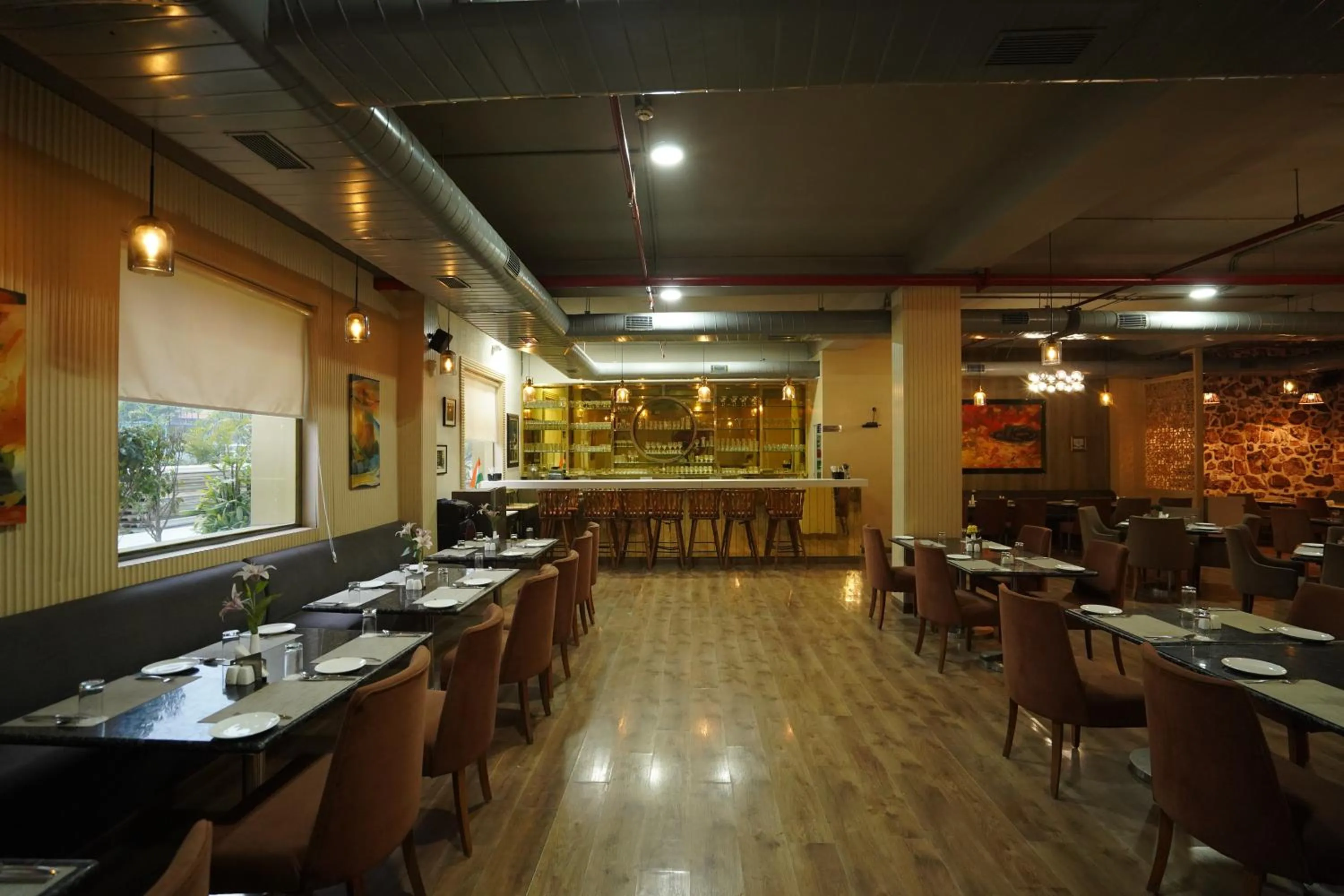 Restaurant/places to eat in Hotel Luxe Opera NH8 - 7km from IGI Airport Delhi