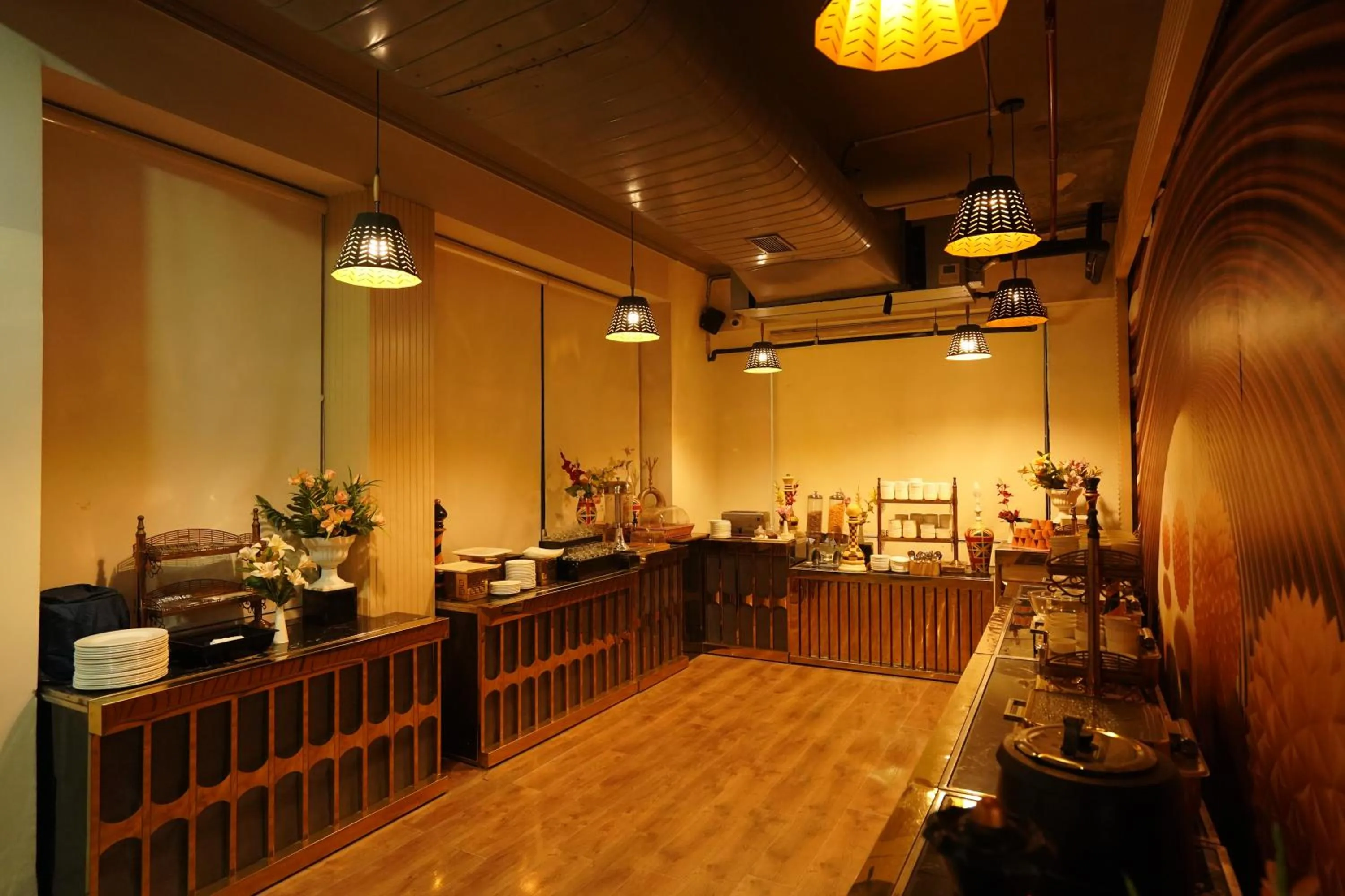 Restaurant/places to eat in Hotel Luxe Opera NH8 - 7km from IGI Airport Delhi