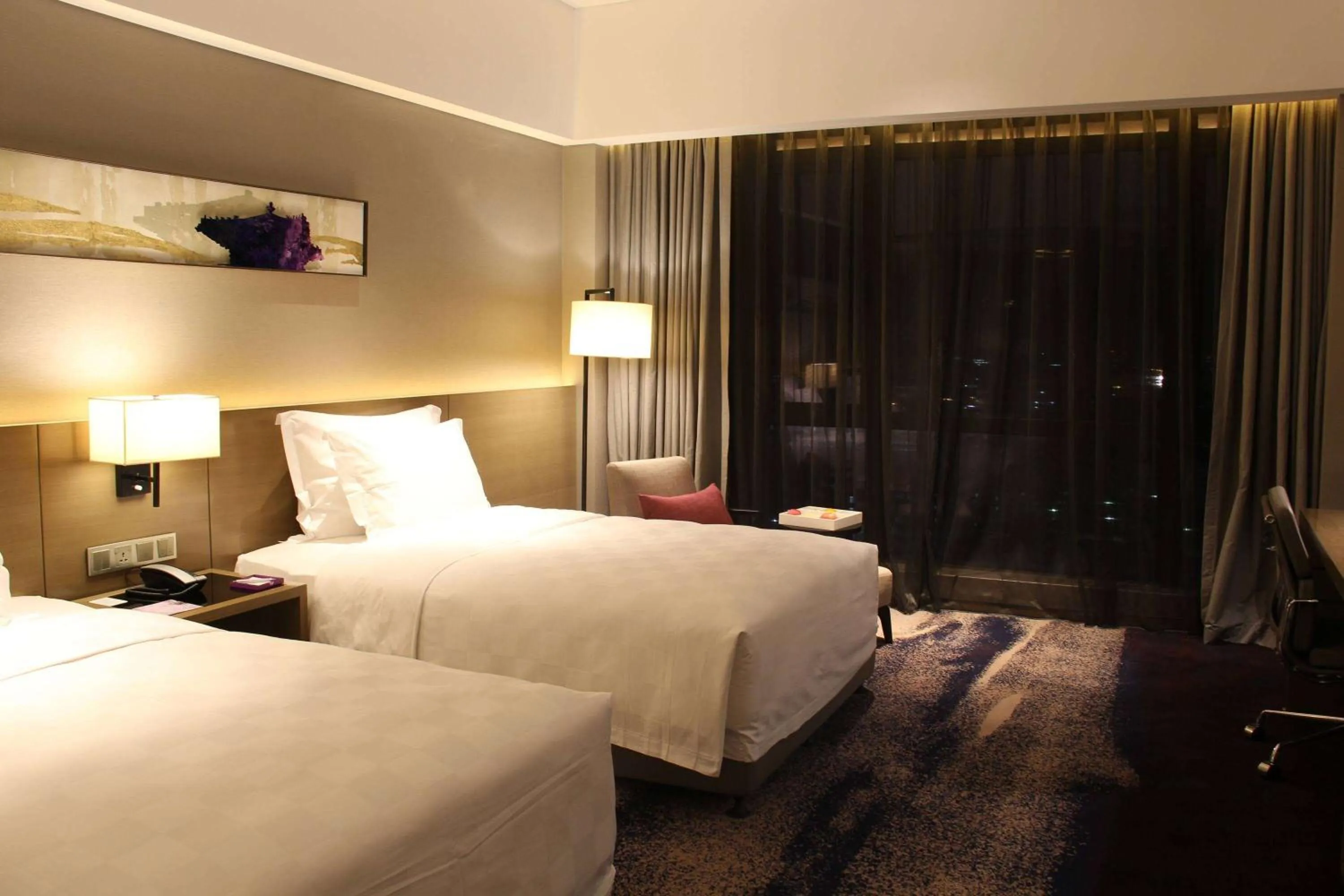 Photo of the whole room, Bed in Wyndham JinJiang Hotel