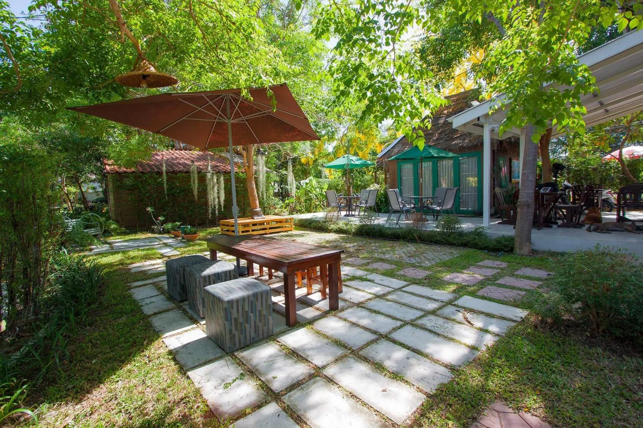 Restaurant/places to eat in Ban Bang Home Resort