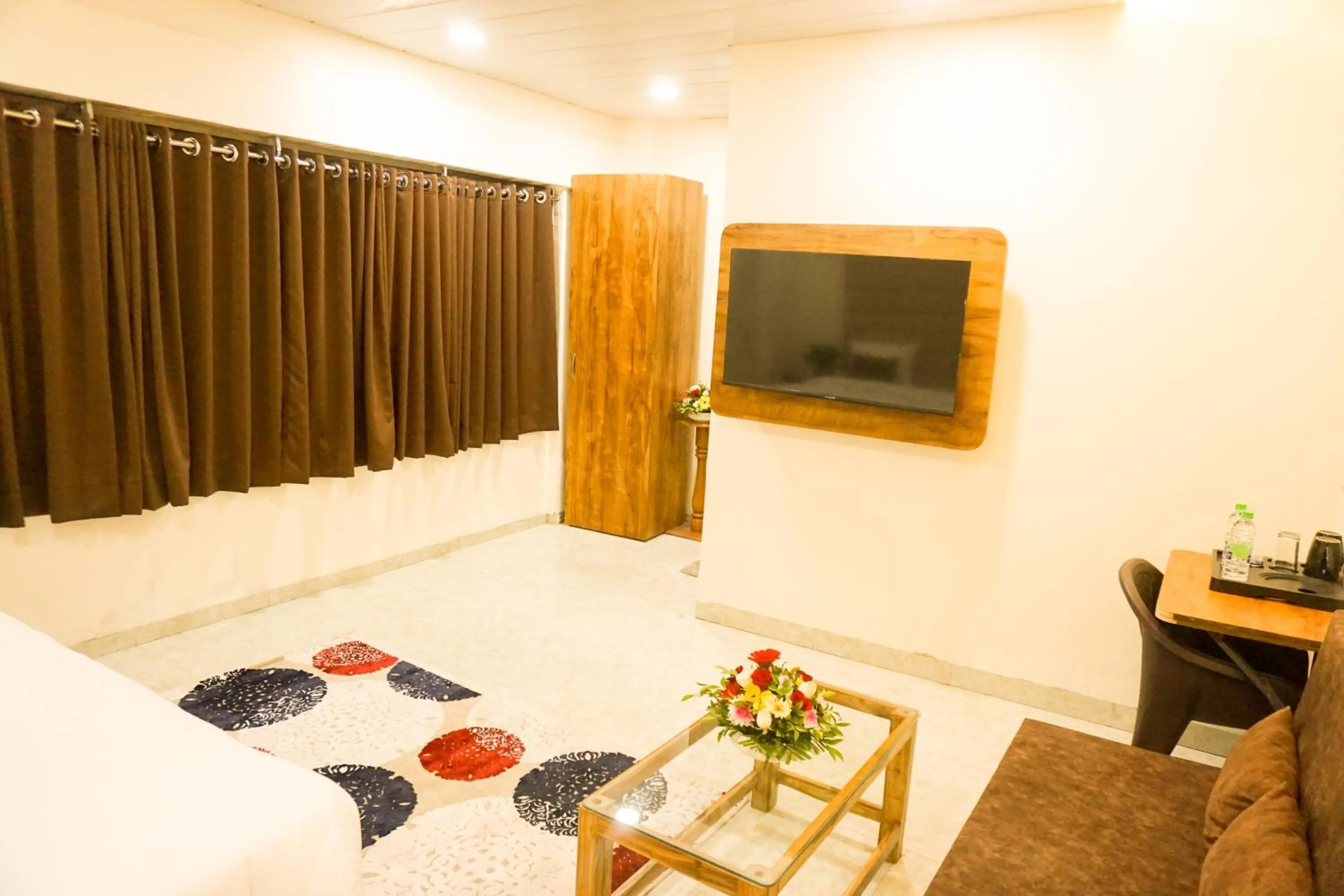 View (from property/room), Bed in The Havelock Hotel, Vijay Nagar