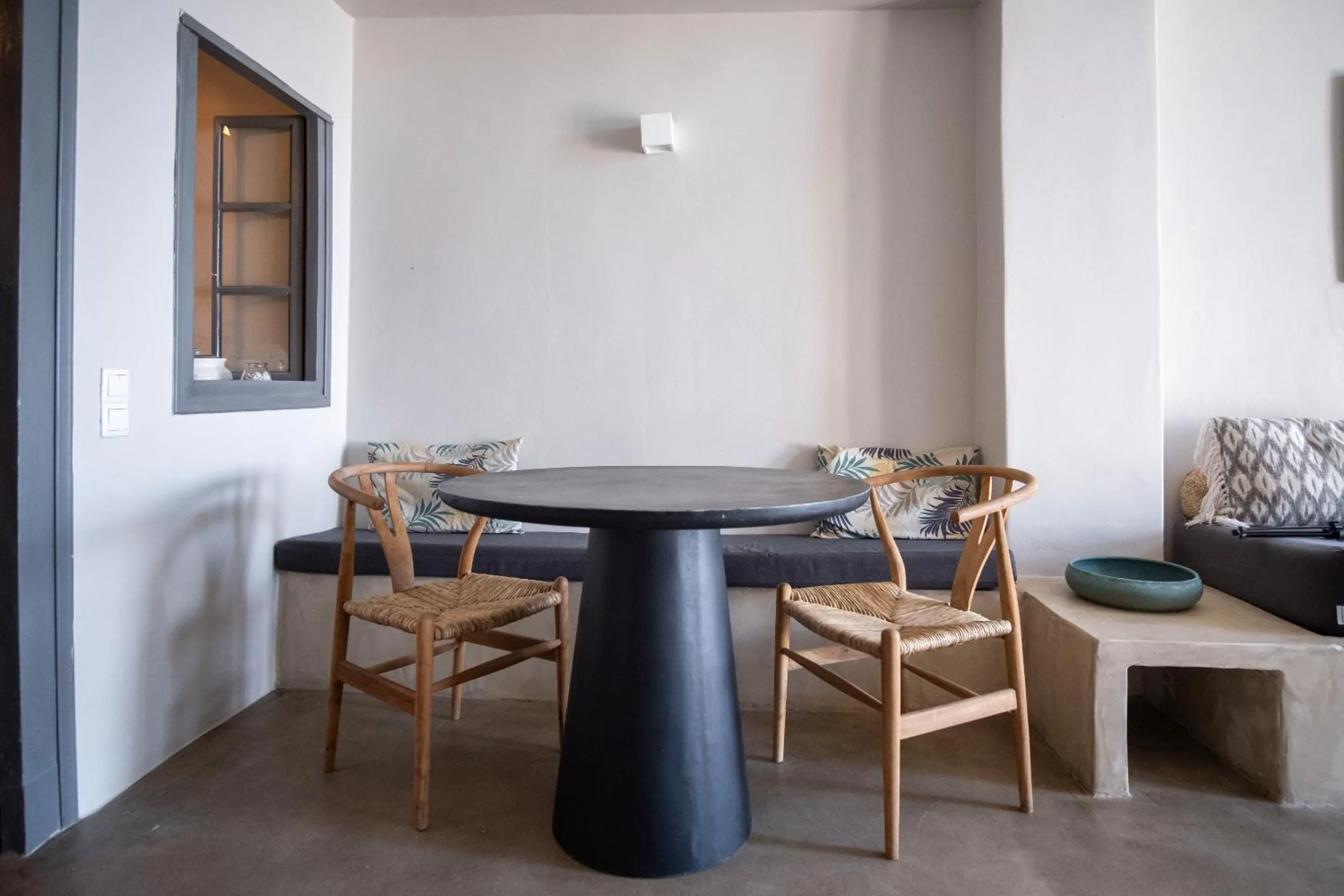 Dining area in Alafouzou Cave Loft