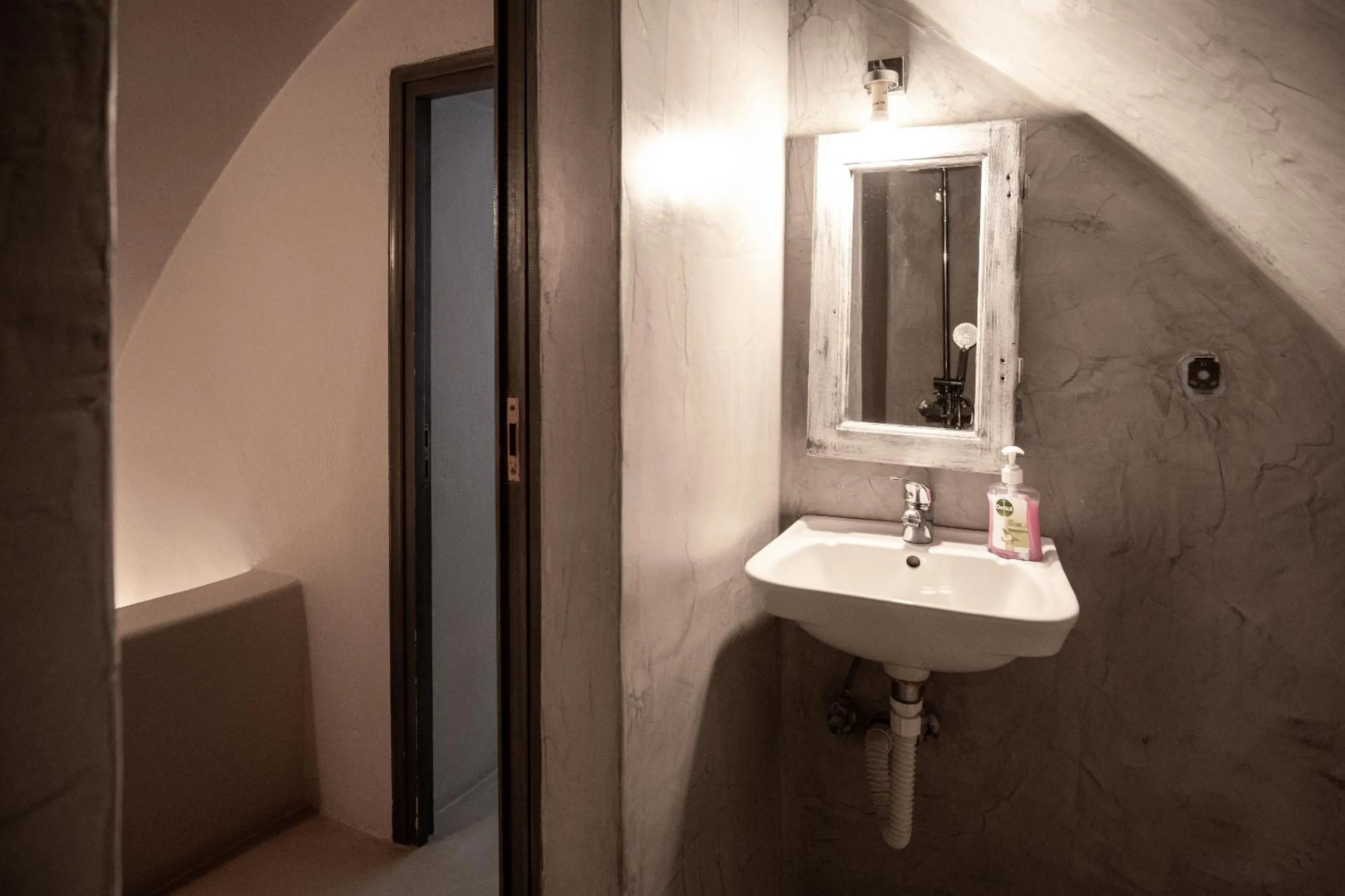 Bathroom in Alafouzou Cave Loft