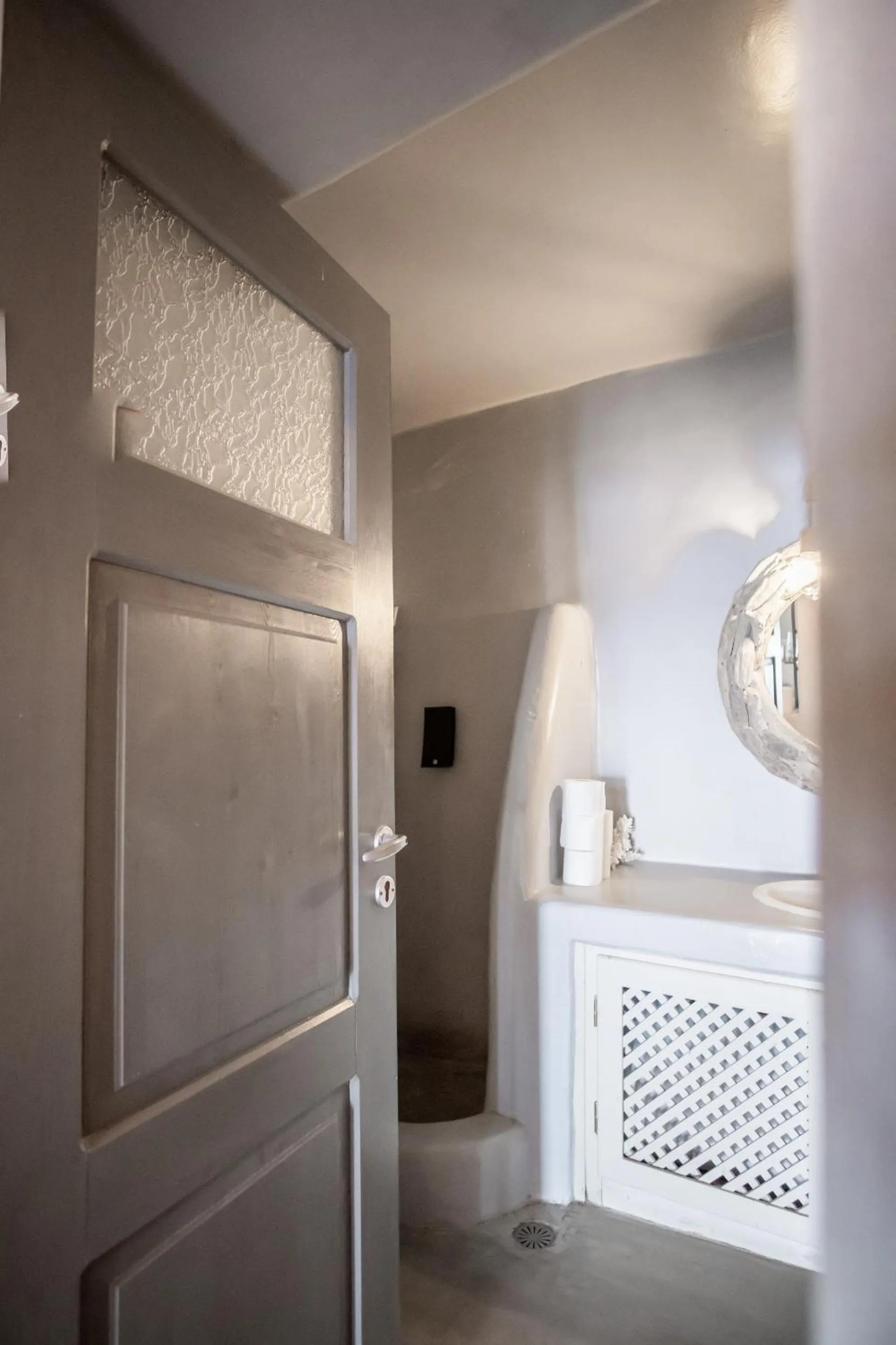 Bathroom in Alafouzou Cave Loft