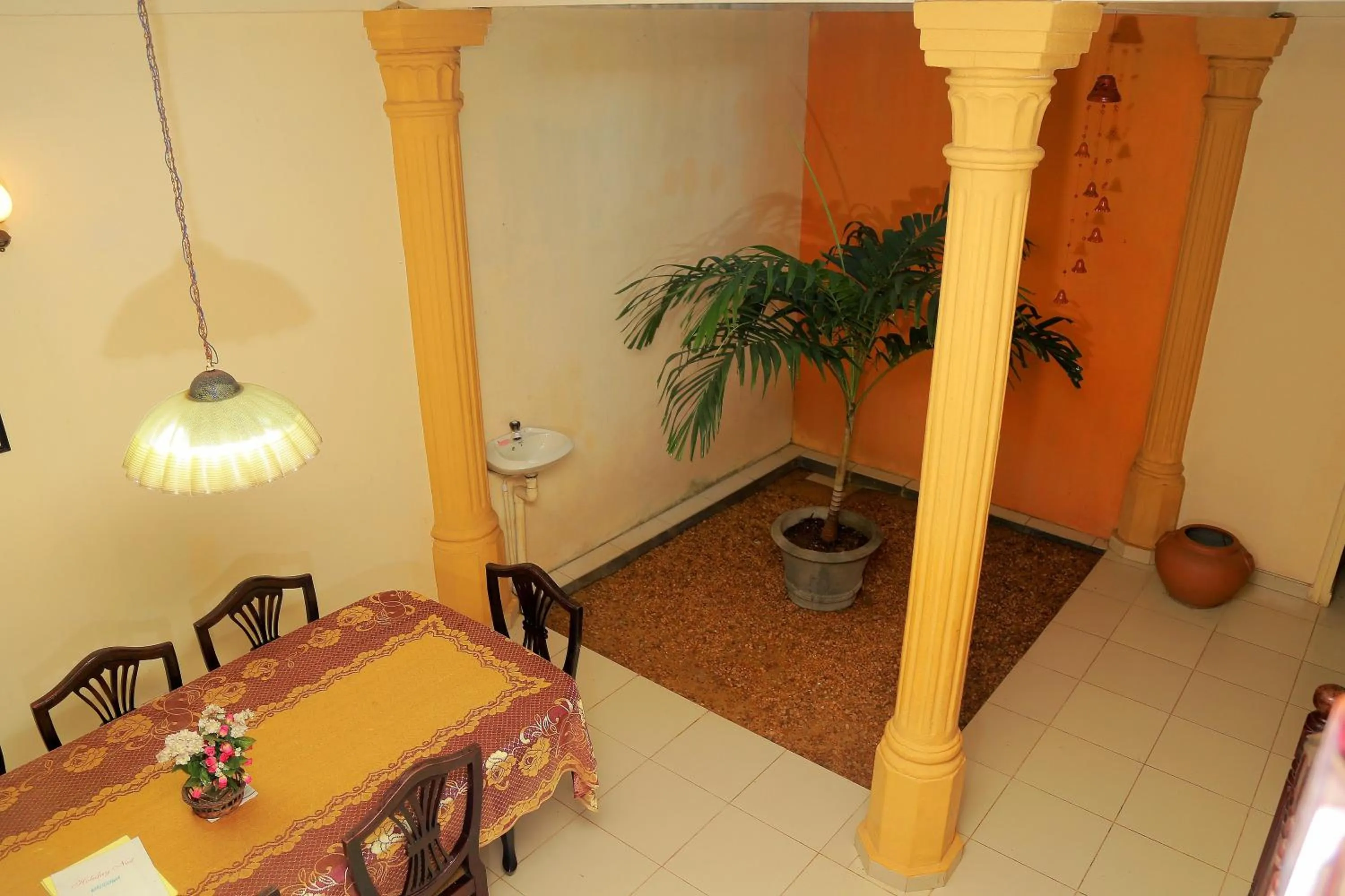 Holiday Nest Bed & Breakfast