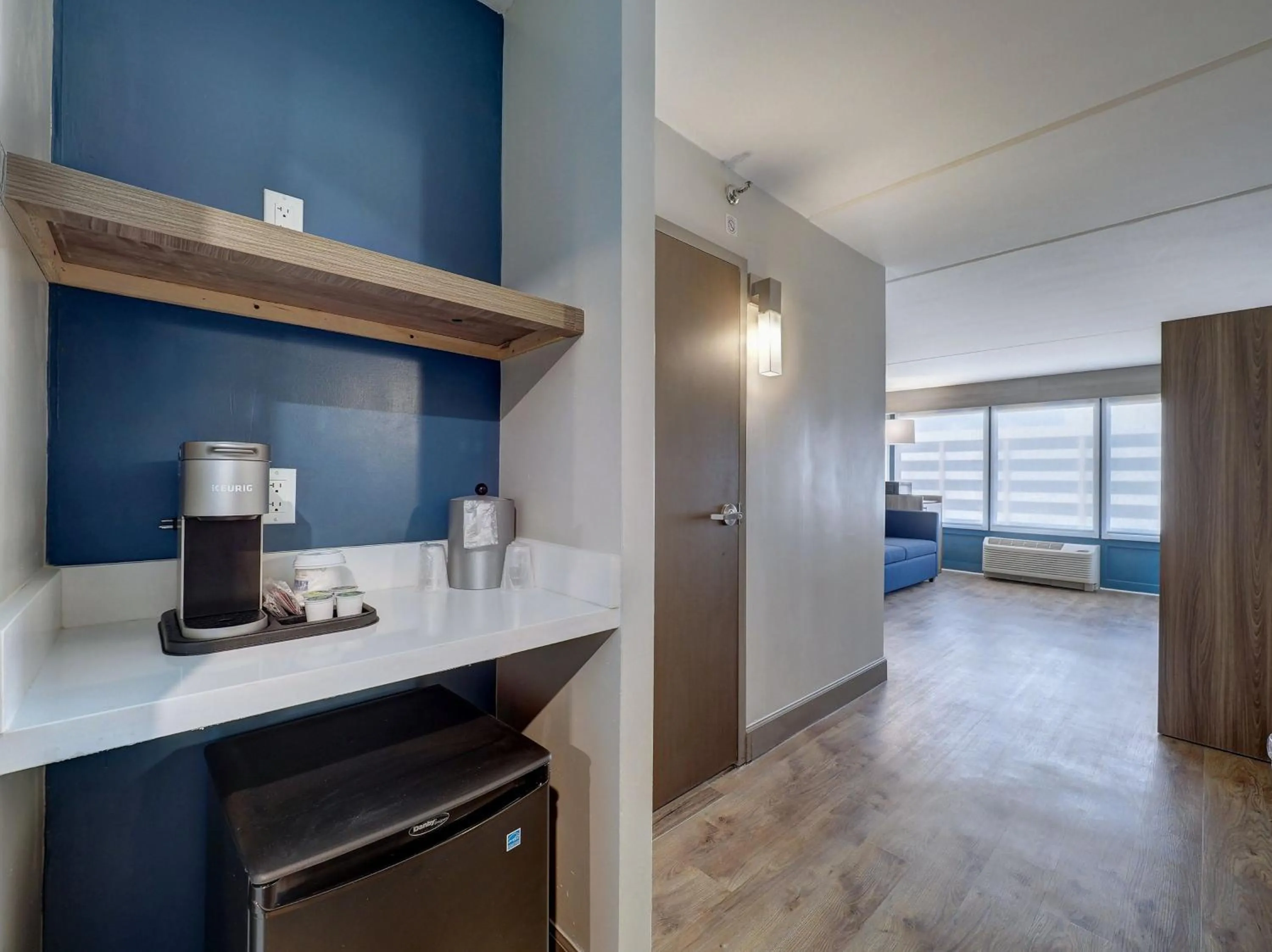 Photo of the whole room, Bed in Holiday Inn Express Corpus Christi - Beachfront by IHG