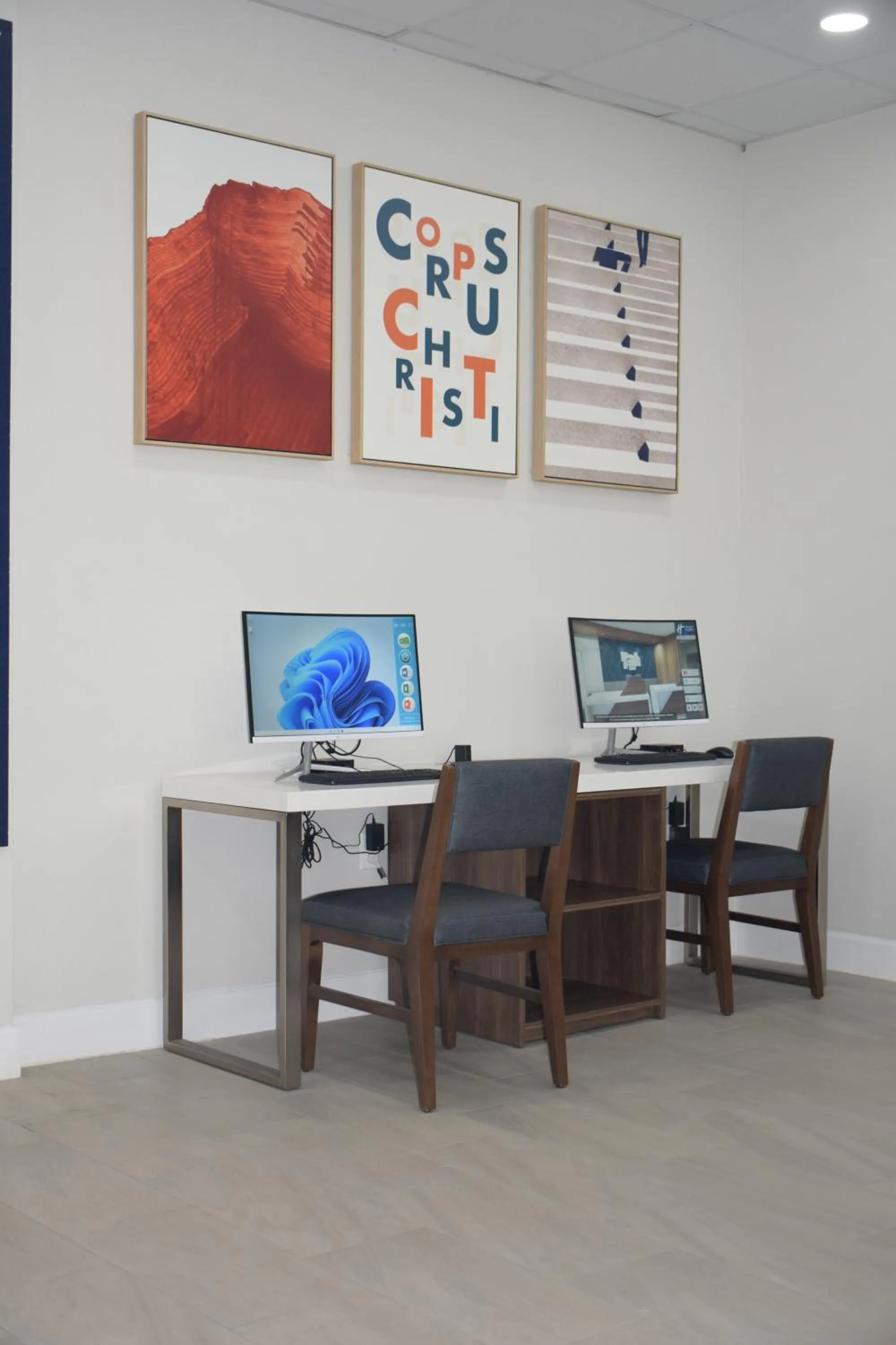 Lobby or reception in Holiday Inn Express Corpus Christi - Beachfront by IHG