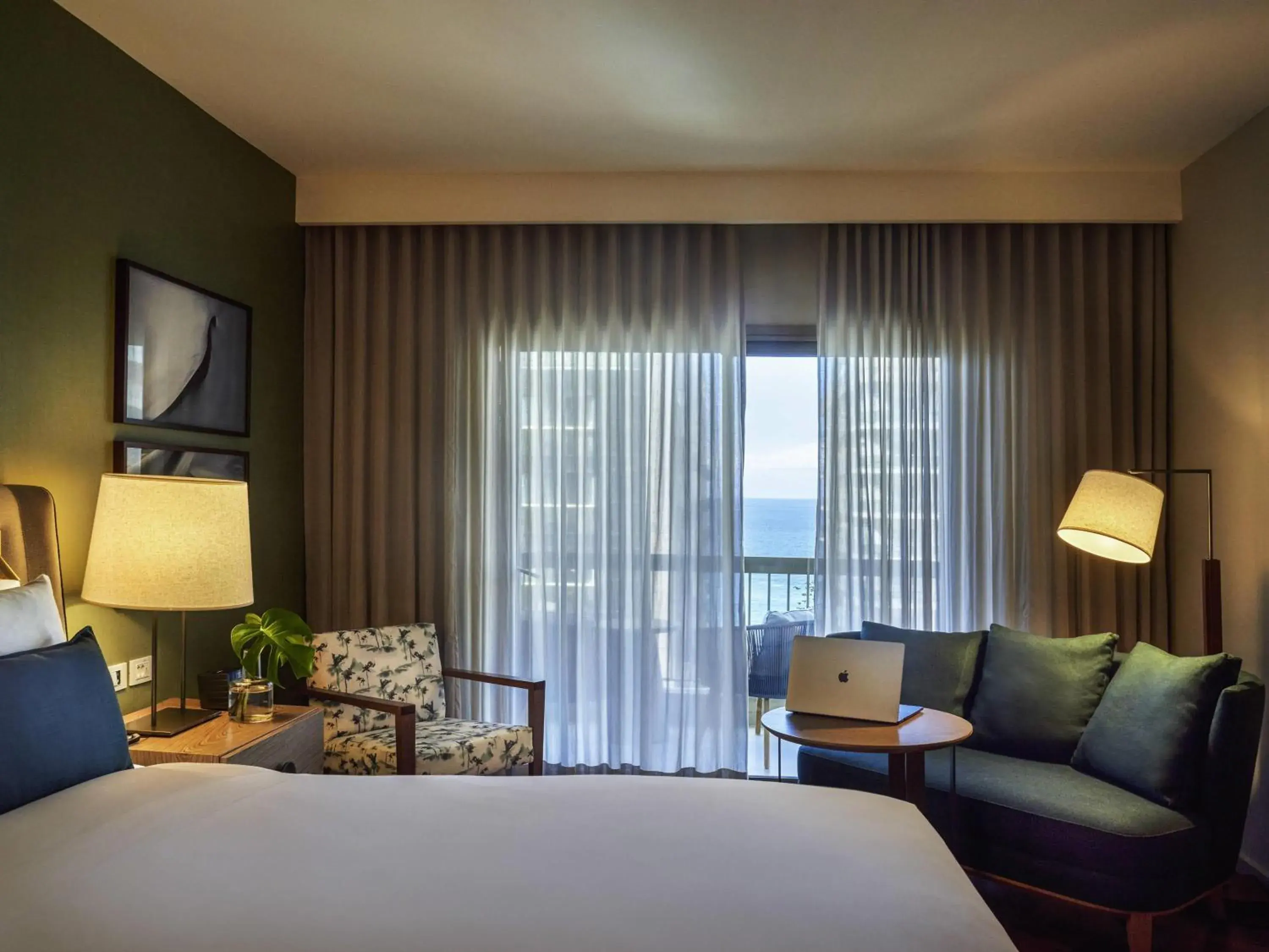 Deluxe King Room with Ocean View in Fairmont Rio de Janeiro Copacabana Deluxe King Room with Ocean View in Fairmont Rio de Janeiro Copacabana