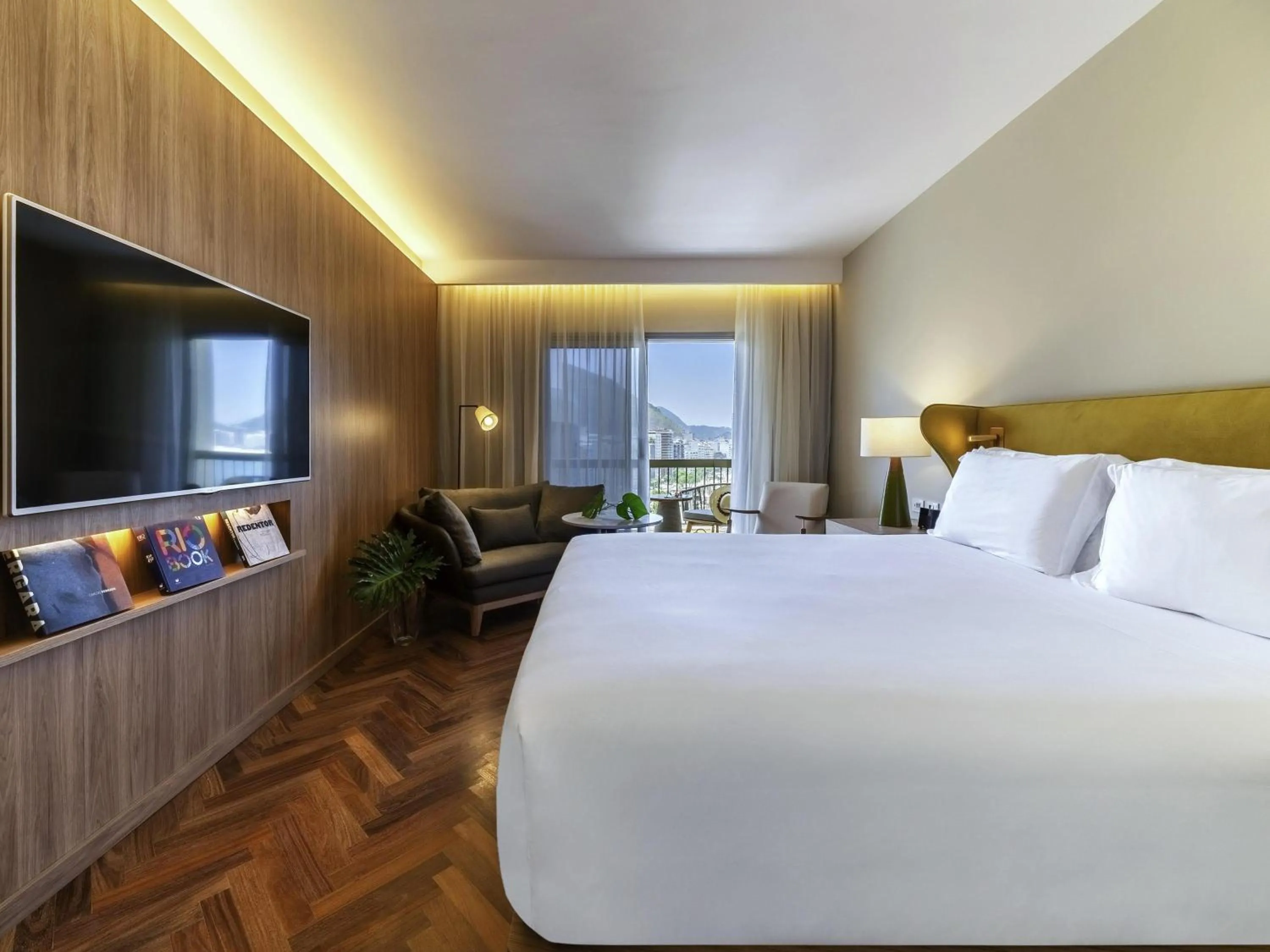 Bedroom, Bed in Fairmont Rio de Janeiro Copacabana