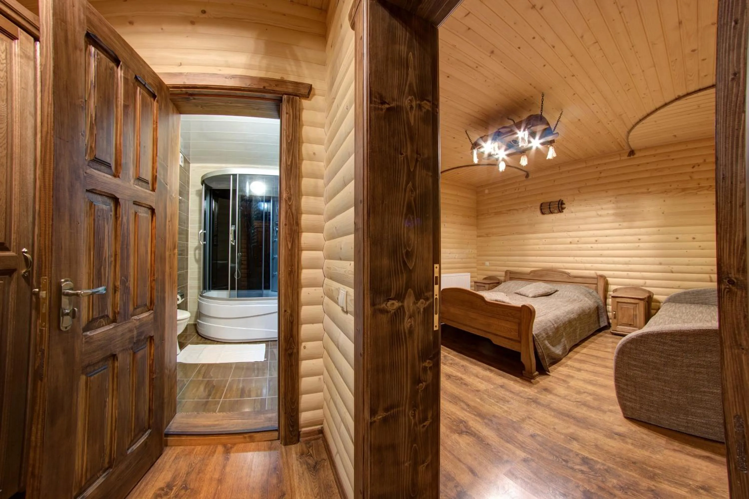 Shower, Bed in Lavina Hotel