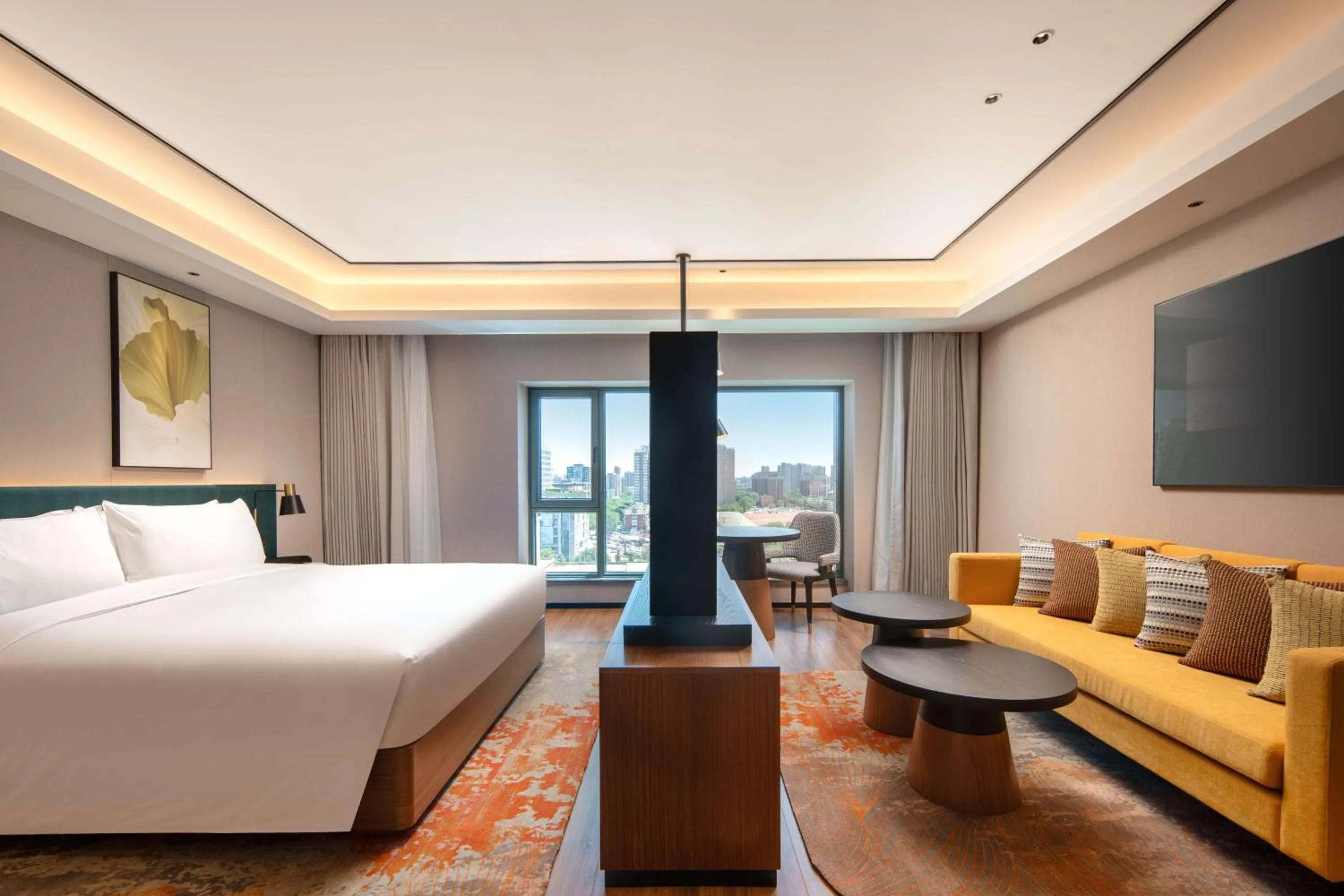 Living room, Bed in Hilton Garden Inn Beijing West Railway Station