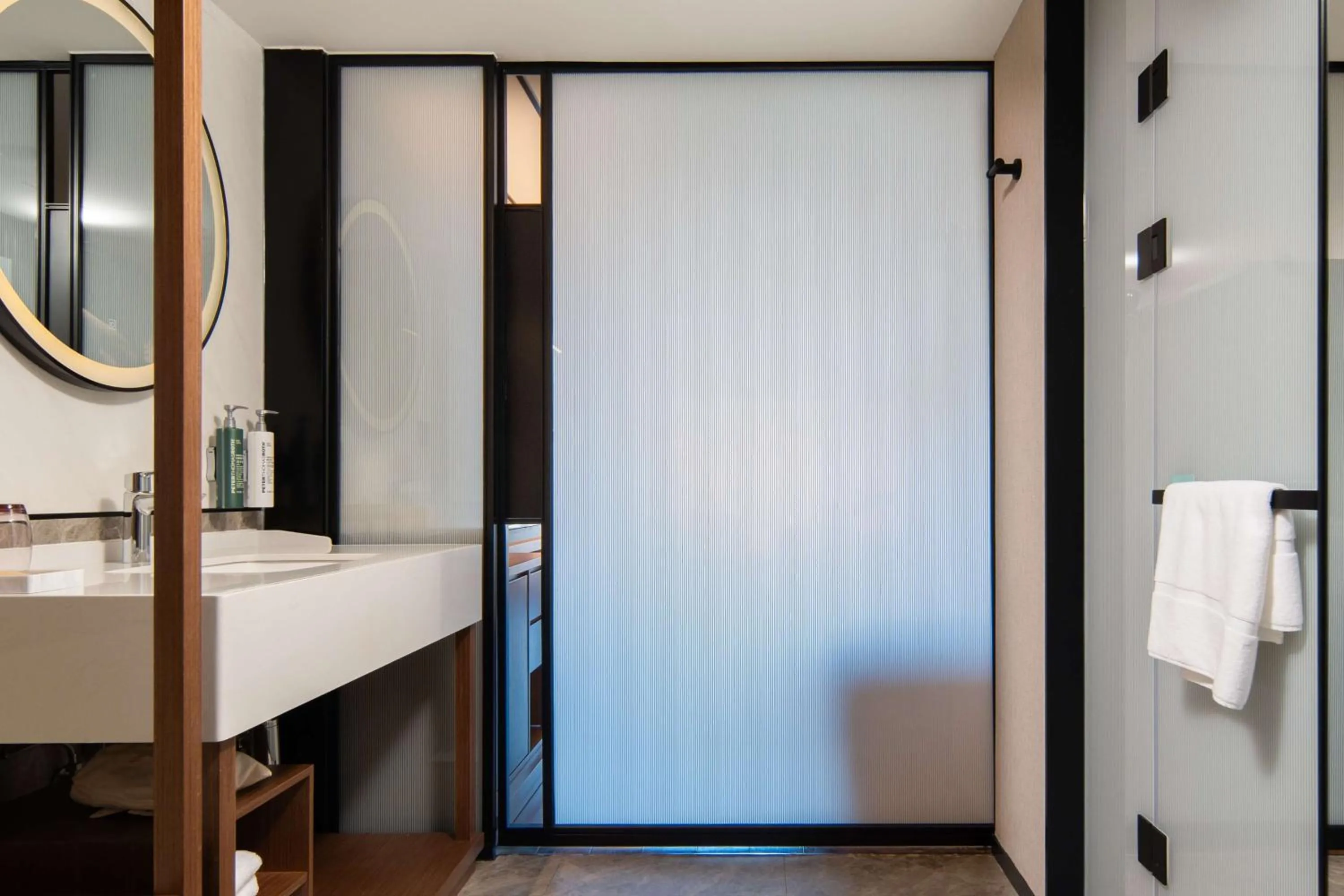 Bathroom in Hilton Garden Inn Beijing West Railway Station