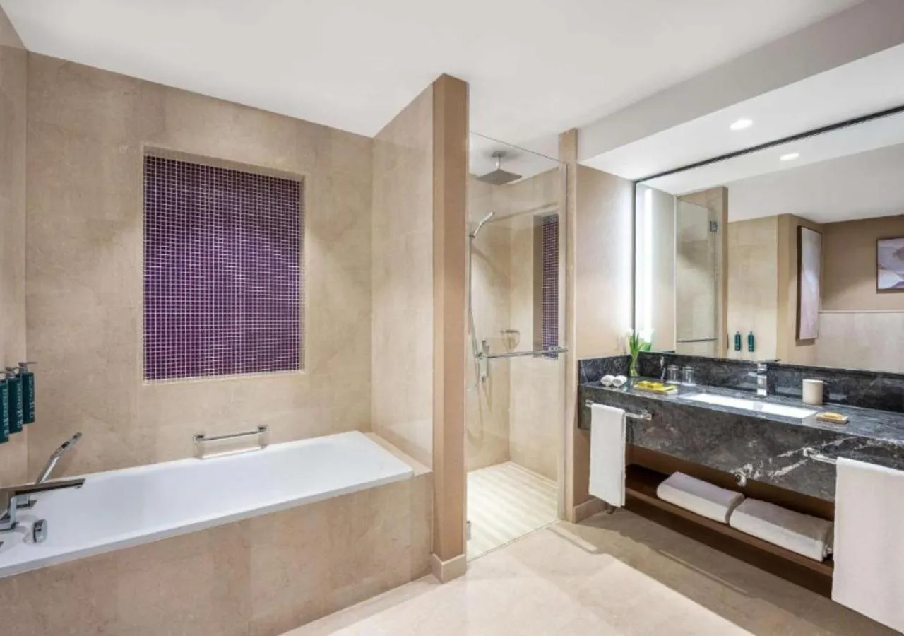 Shower in Hilton Al Khobar King Fahd Causeway