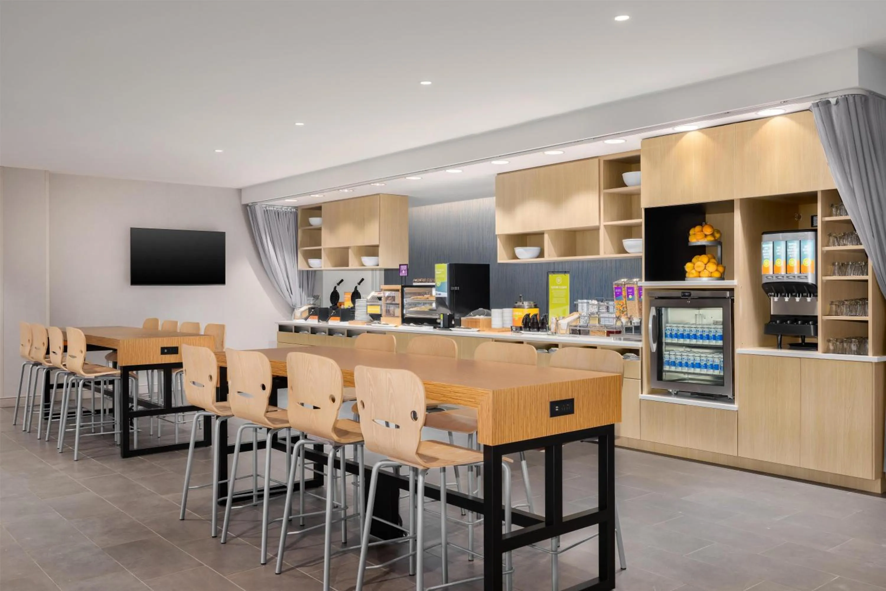 Breakfast in Home2 Suites By Hilton Virginia Beach Princess Anne