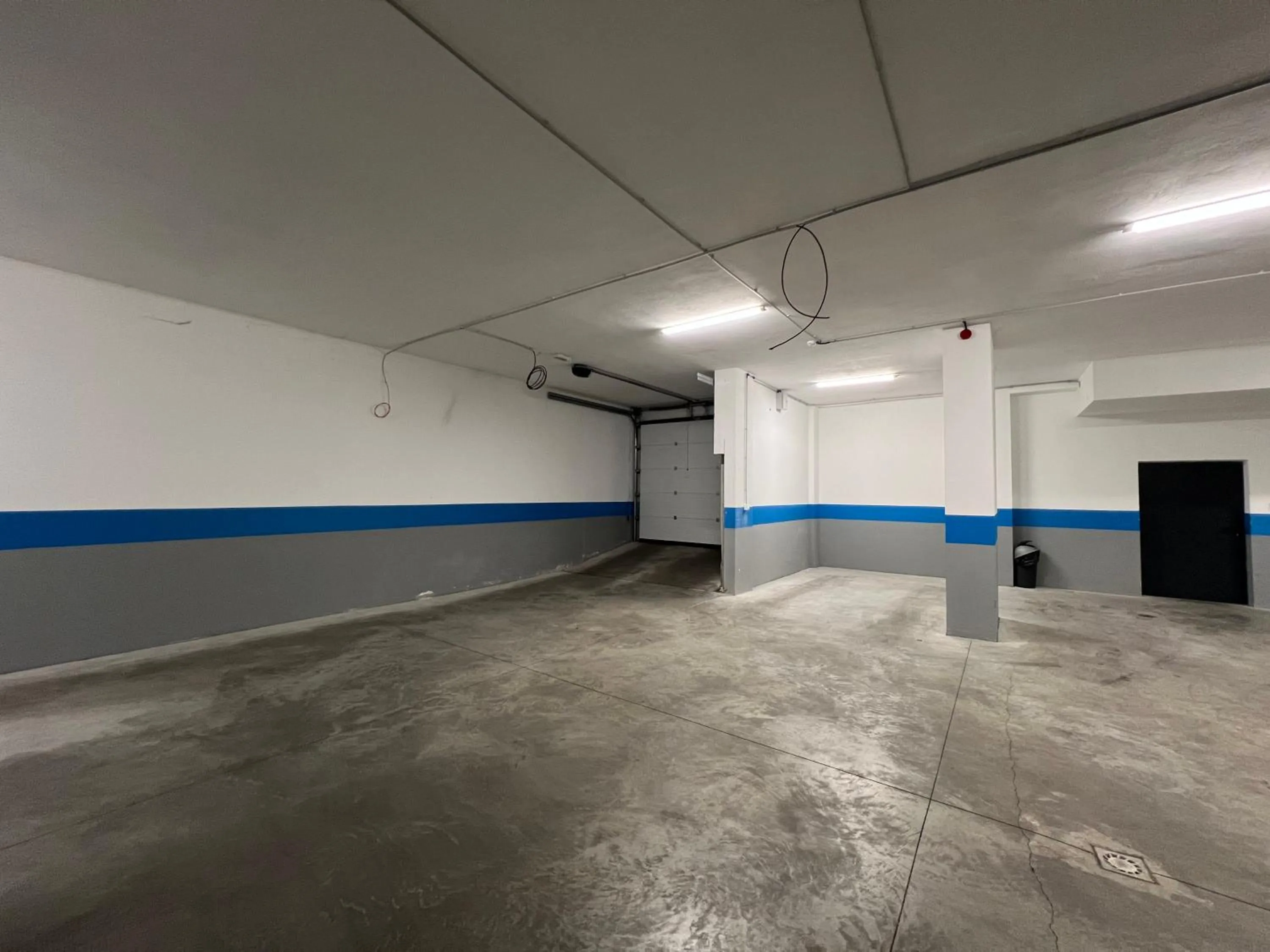 Parking in Nobel West Hotel