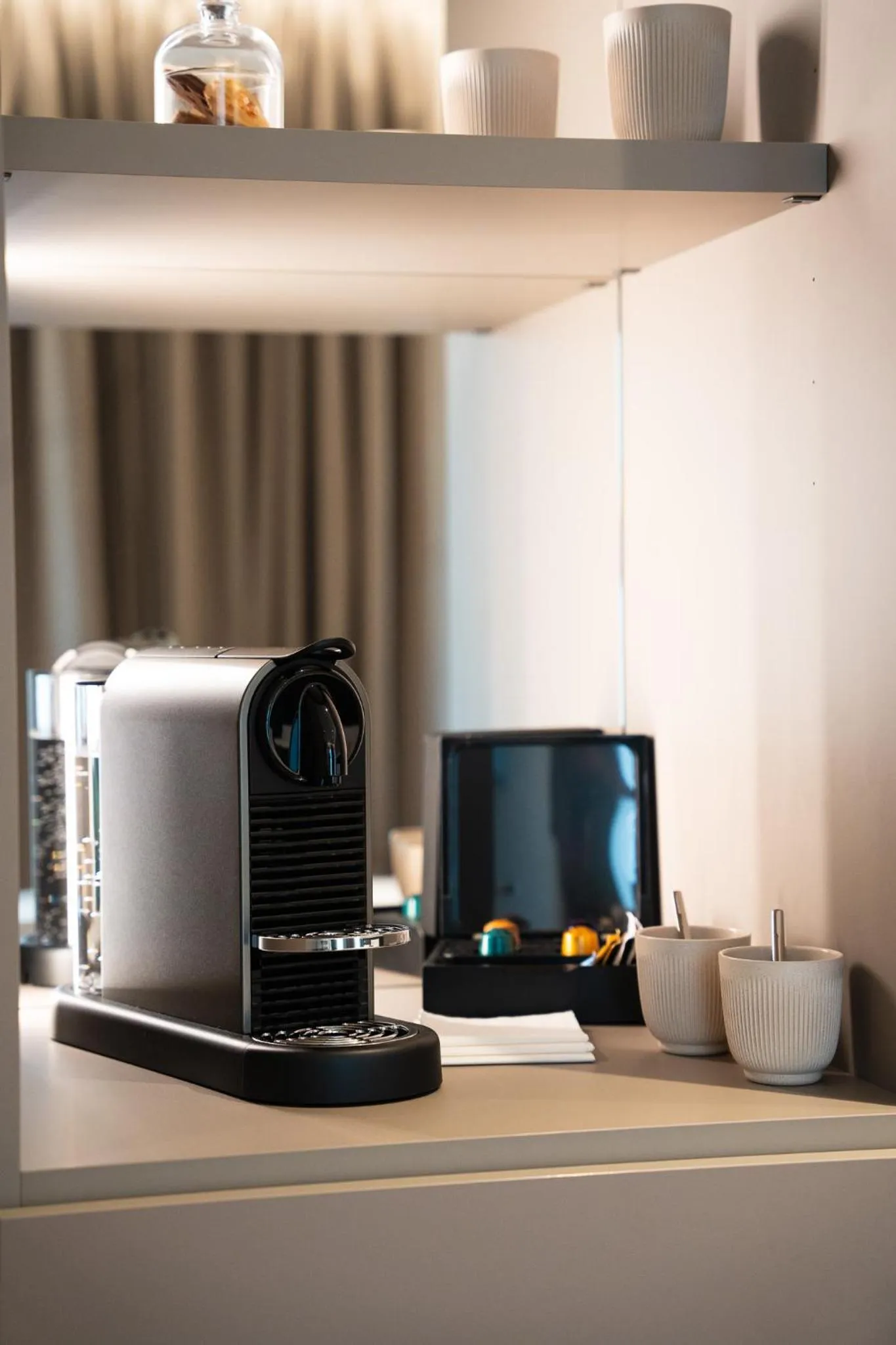 Coffee/tea facilities in Como Hills