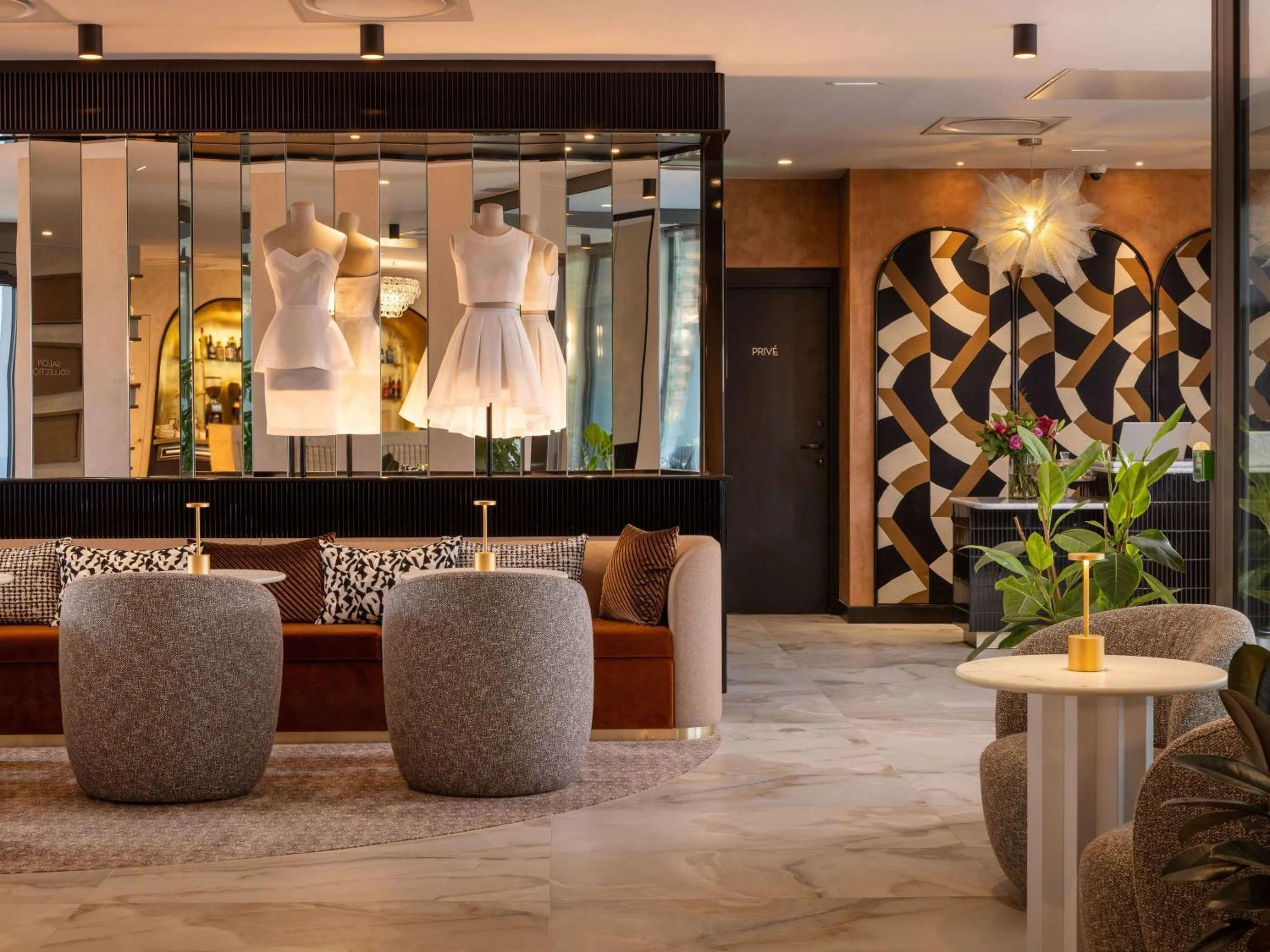 Property building in Hotel Maison Hamelin Paris - Handwritten Collection