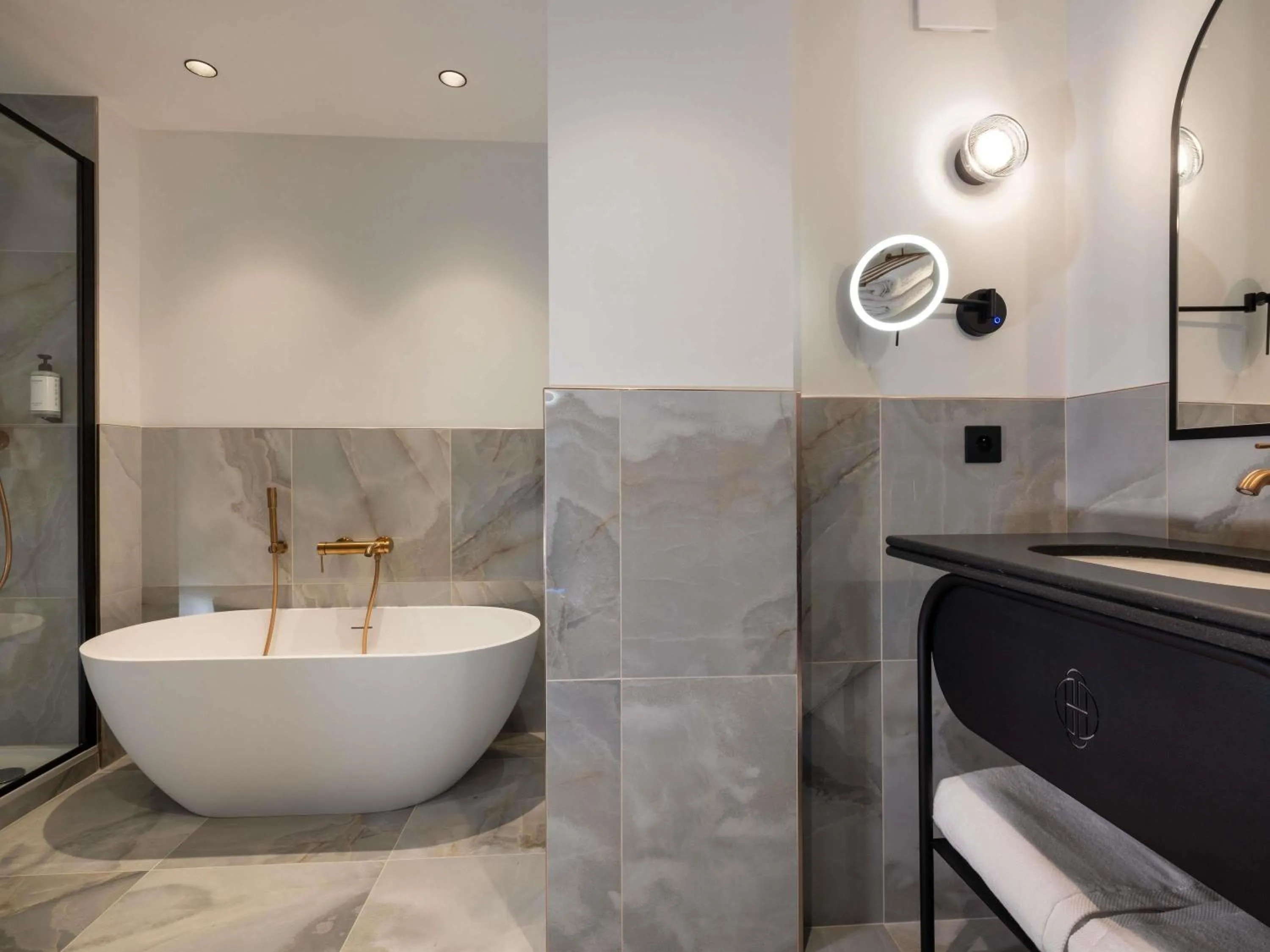 Bedroom in Hotel Maison Hamelin Paris - Handwritten Collection