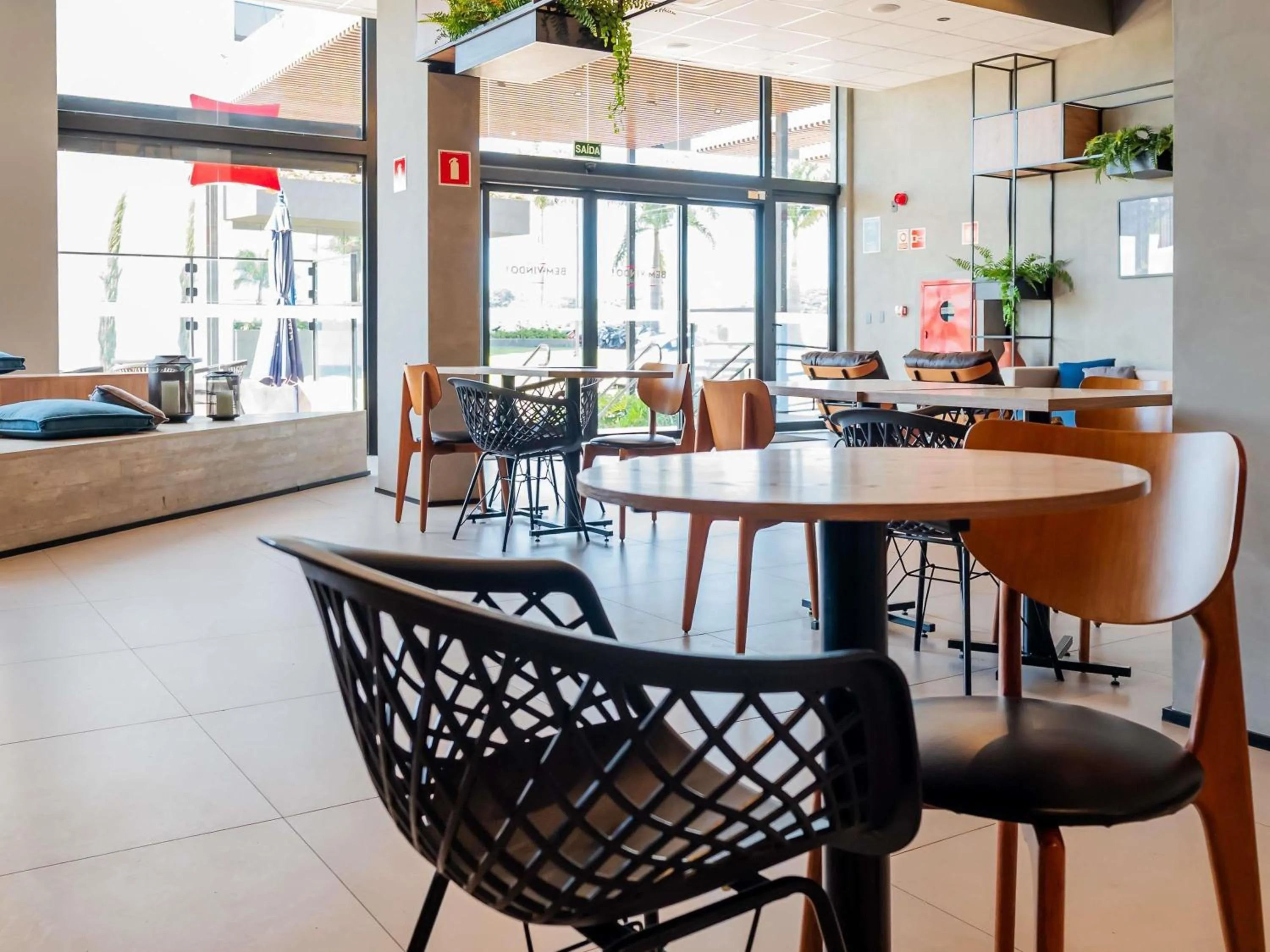 Restaurant/places to eat in ibis Lavras