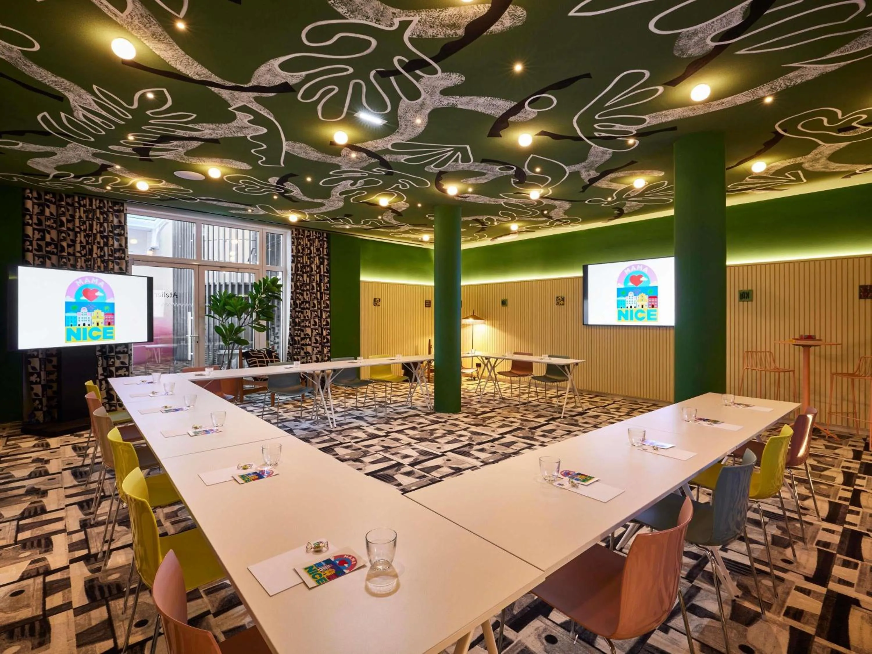 Meeting/conference room in Mama Shelter Nice