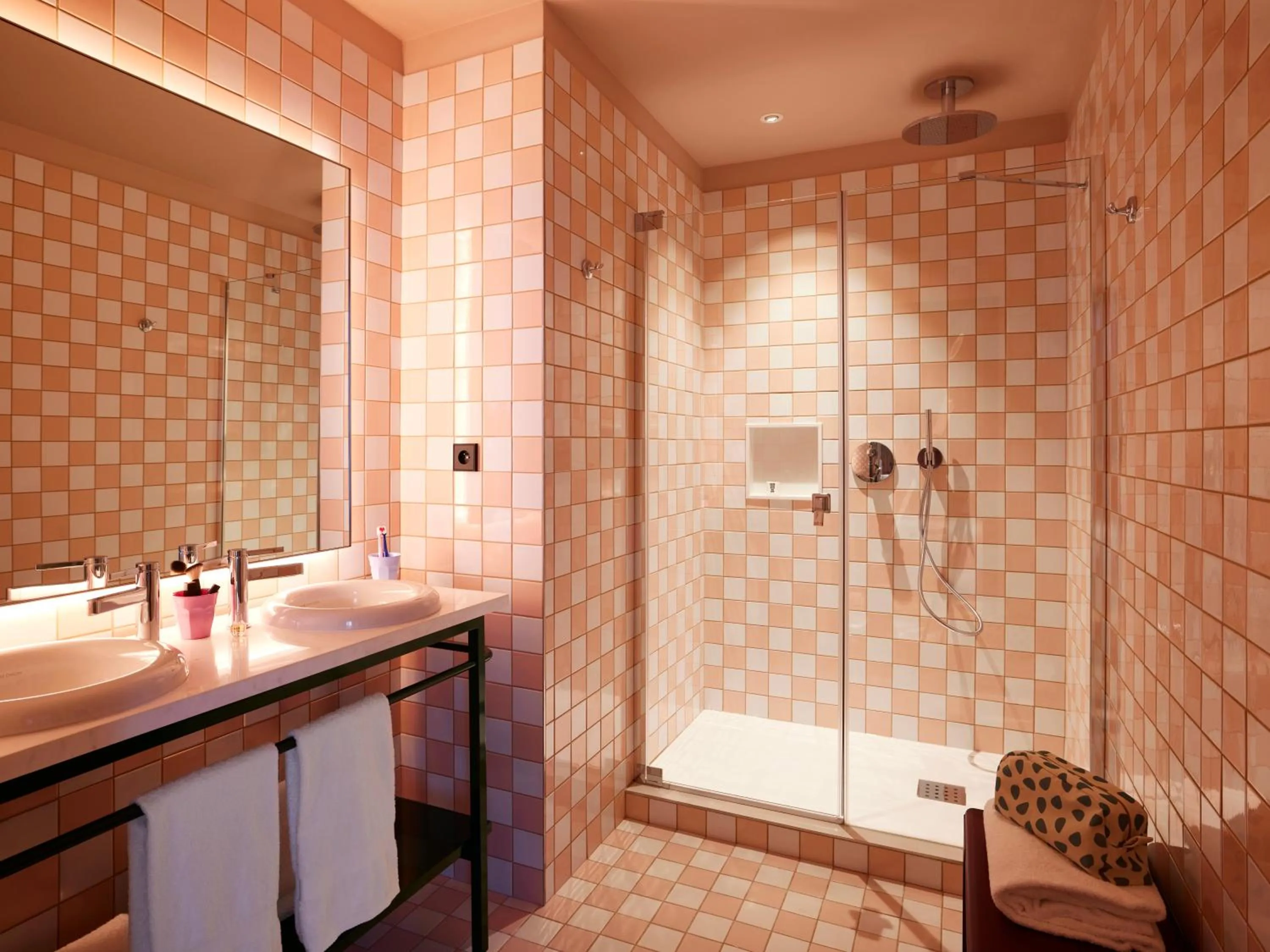 Bathroom in Mama Shelter Nice