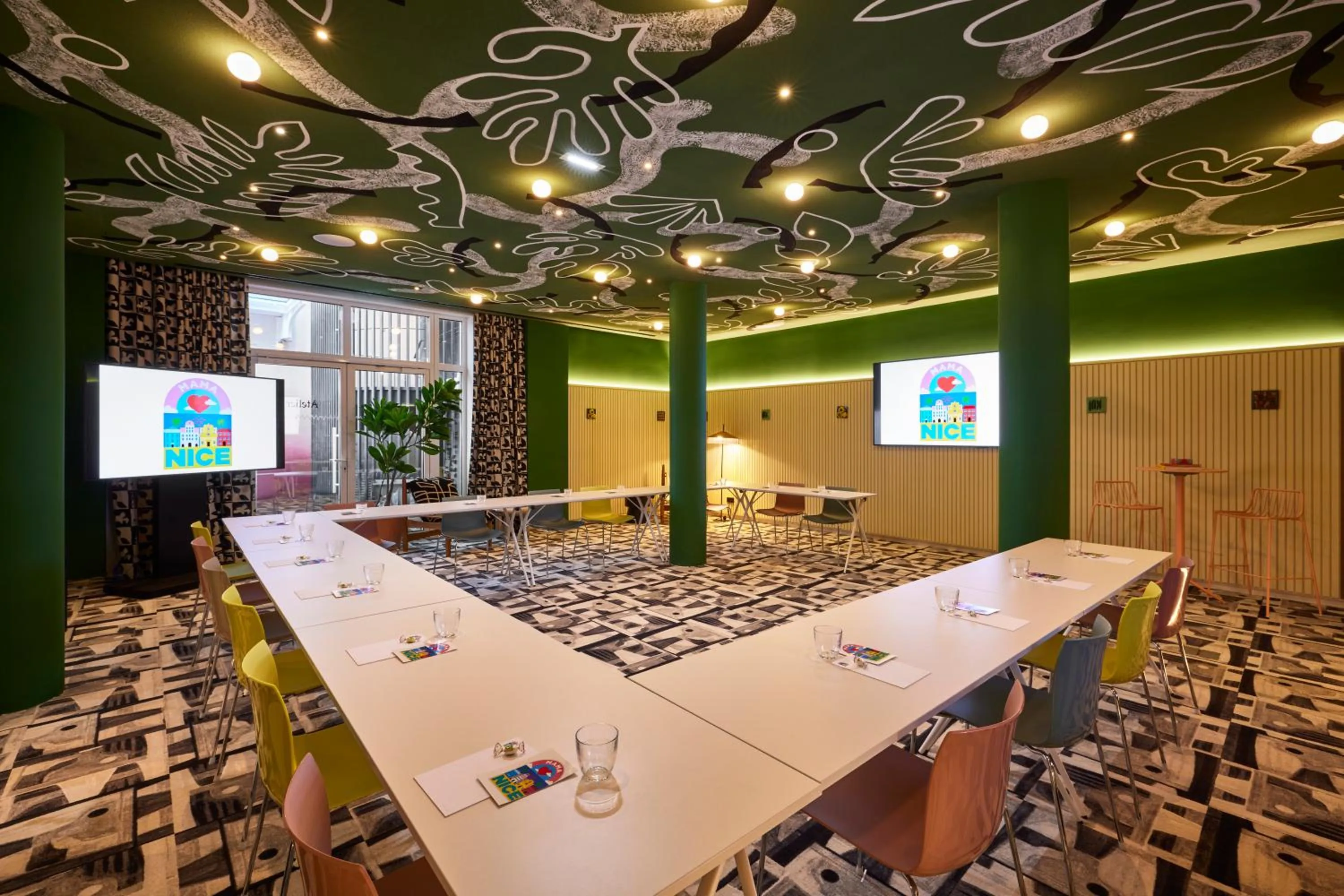 Meeting/conference room in Mama Shelter Nice