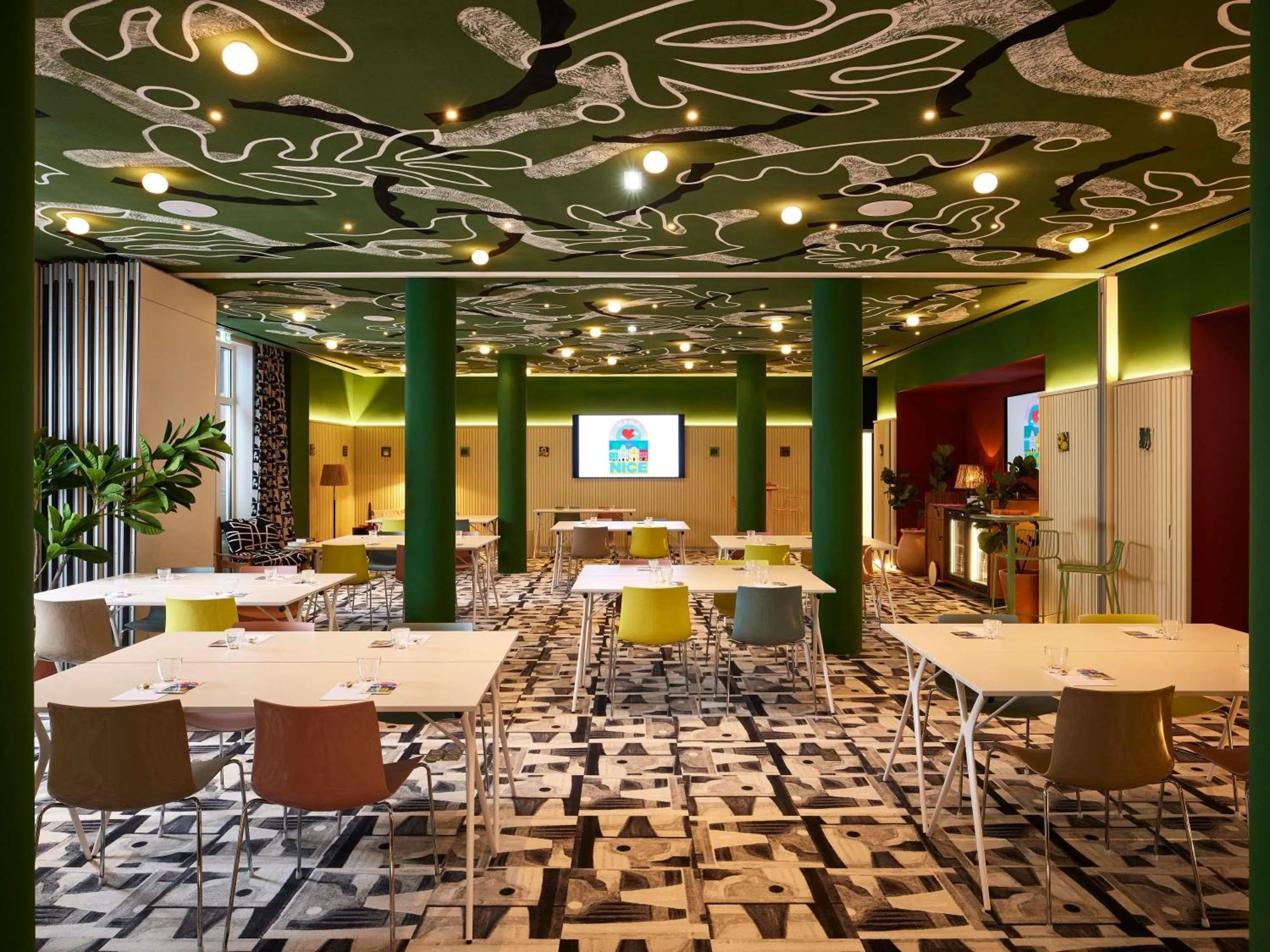 Meeting/conference room in Mama Shelter Nice