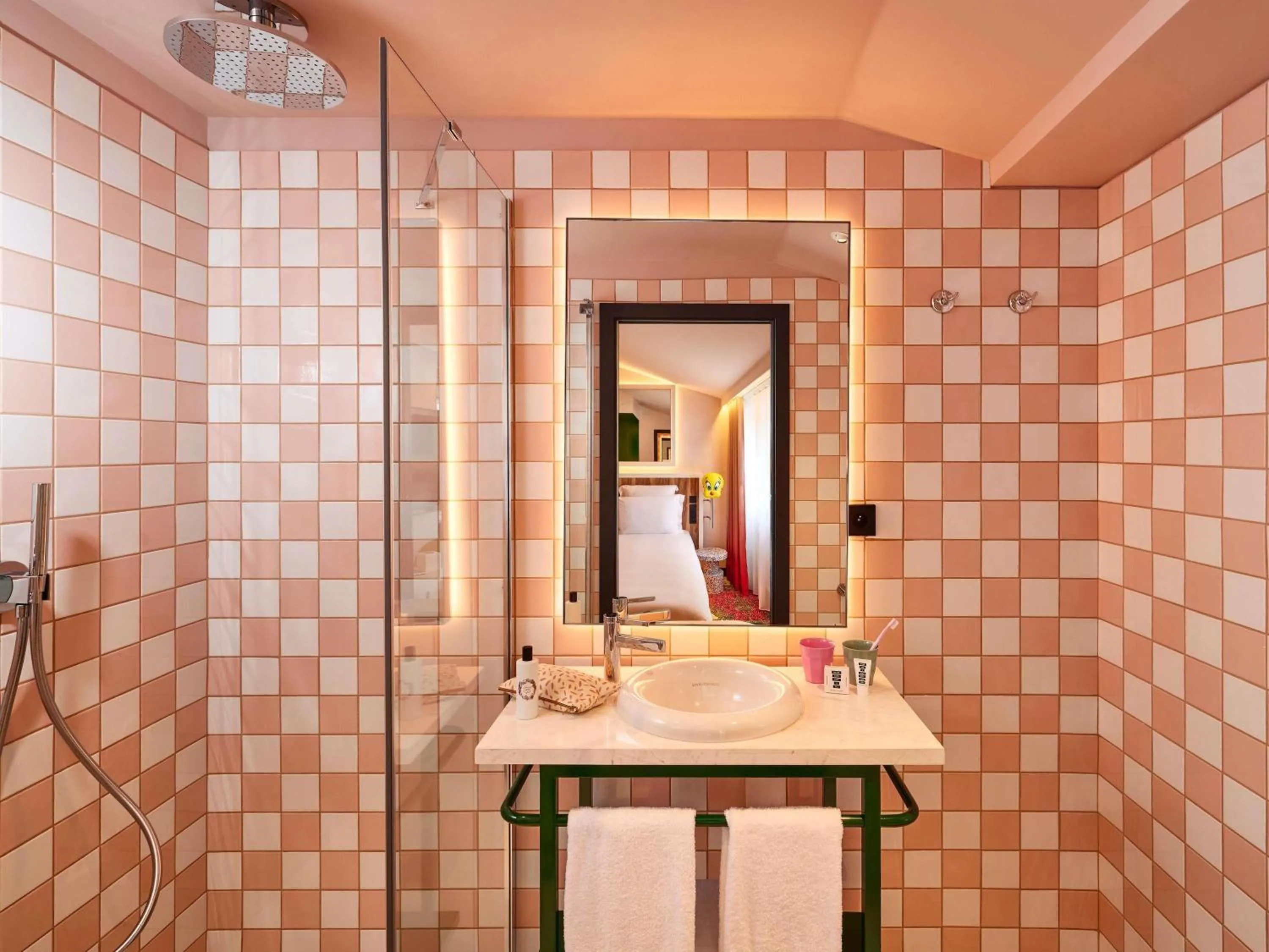 Bedroom in Mama Shelter Nice