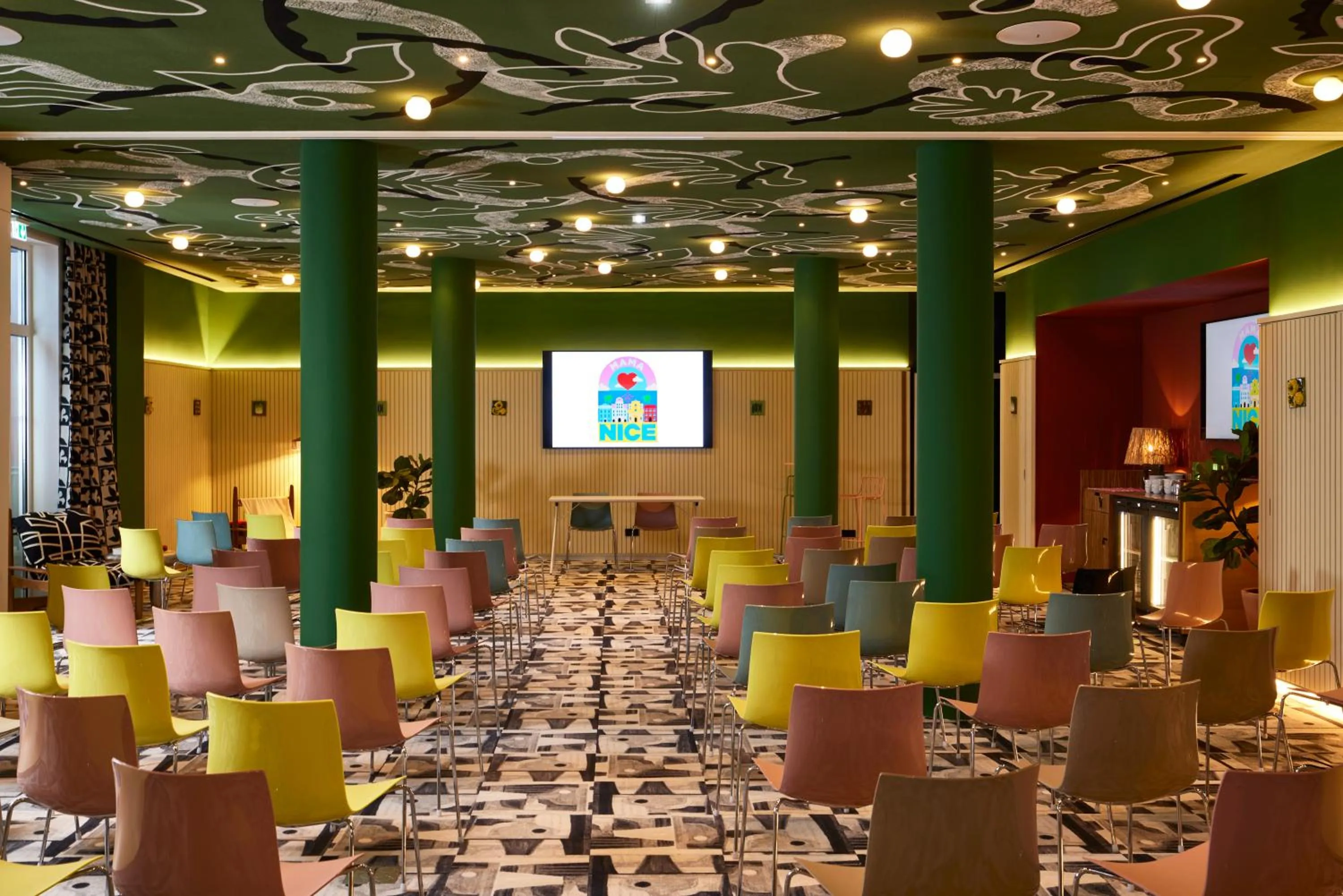 Meeting/conference room in Mama Shelter Nice