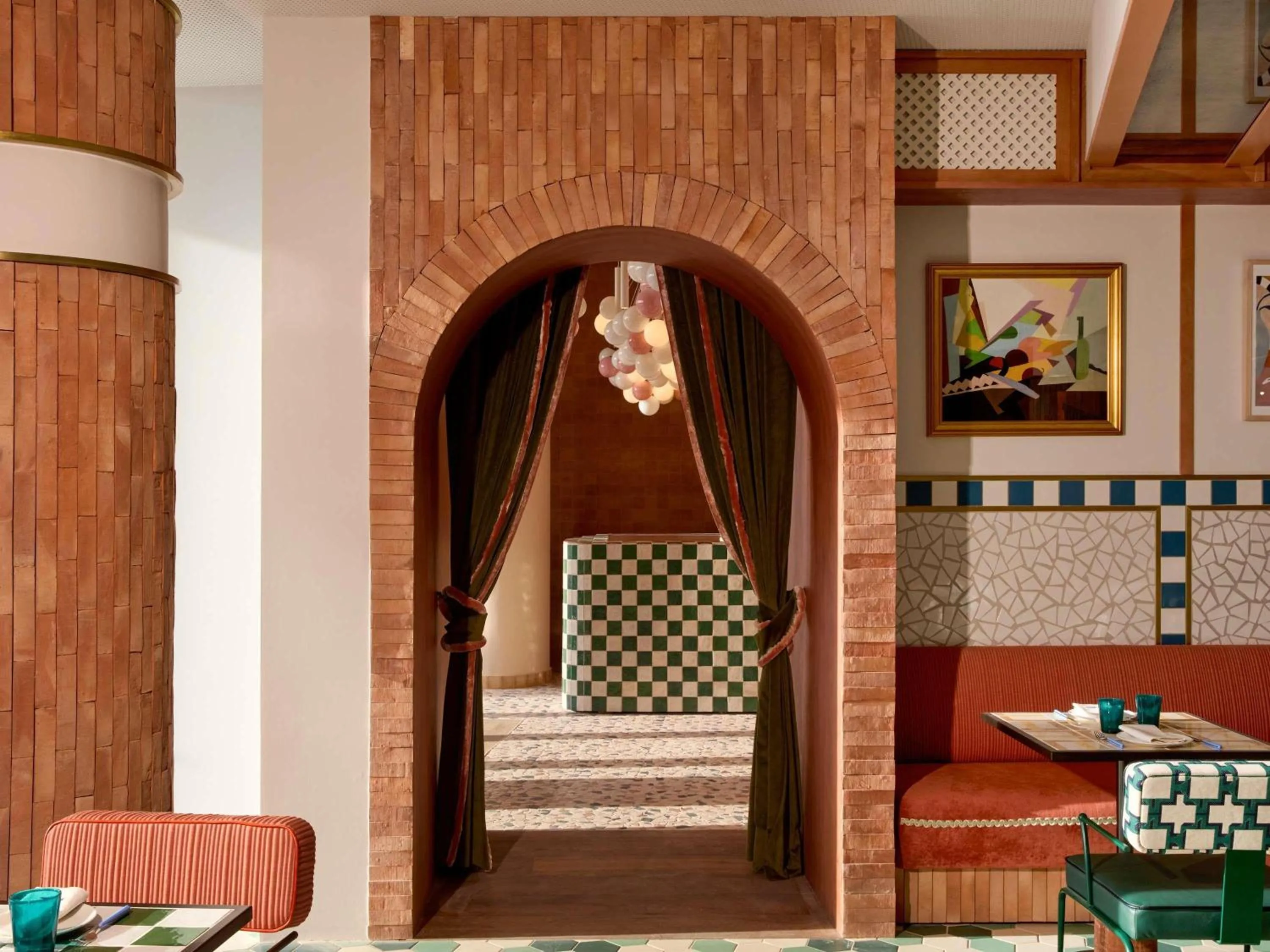 Restaurant/places to eat in SLS Barcelona