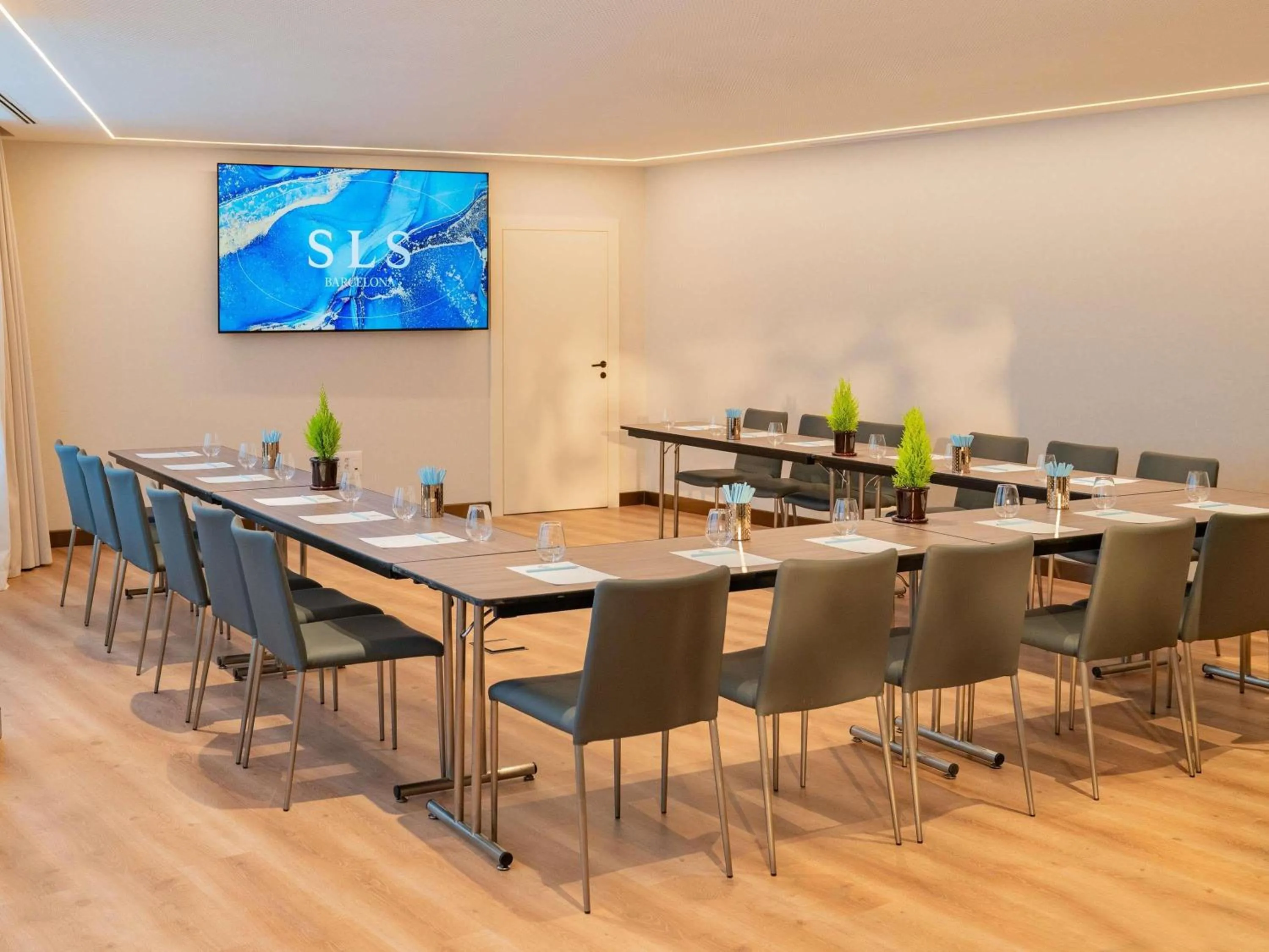 Meeting/conference room in SLS Barcelona