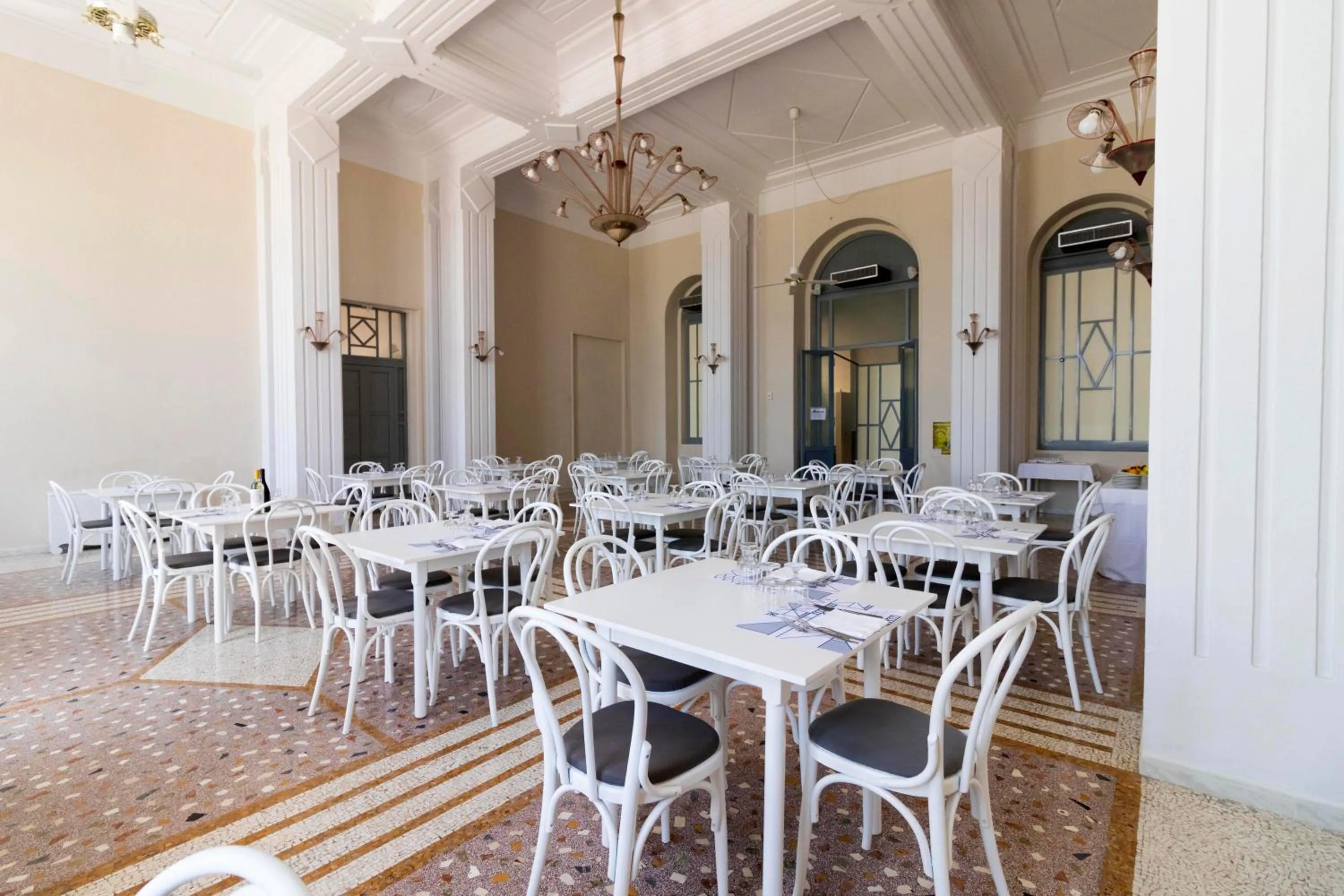 Restaurant/places to eat in Albergo Palazzo