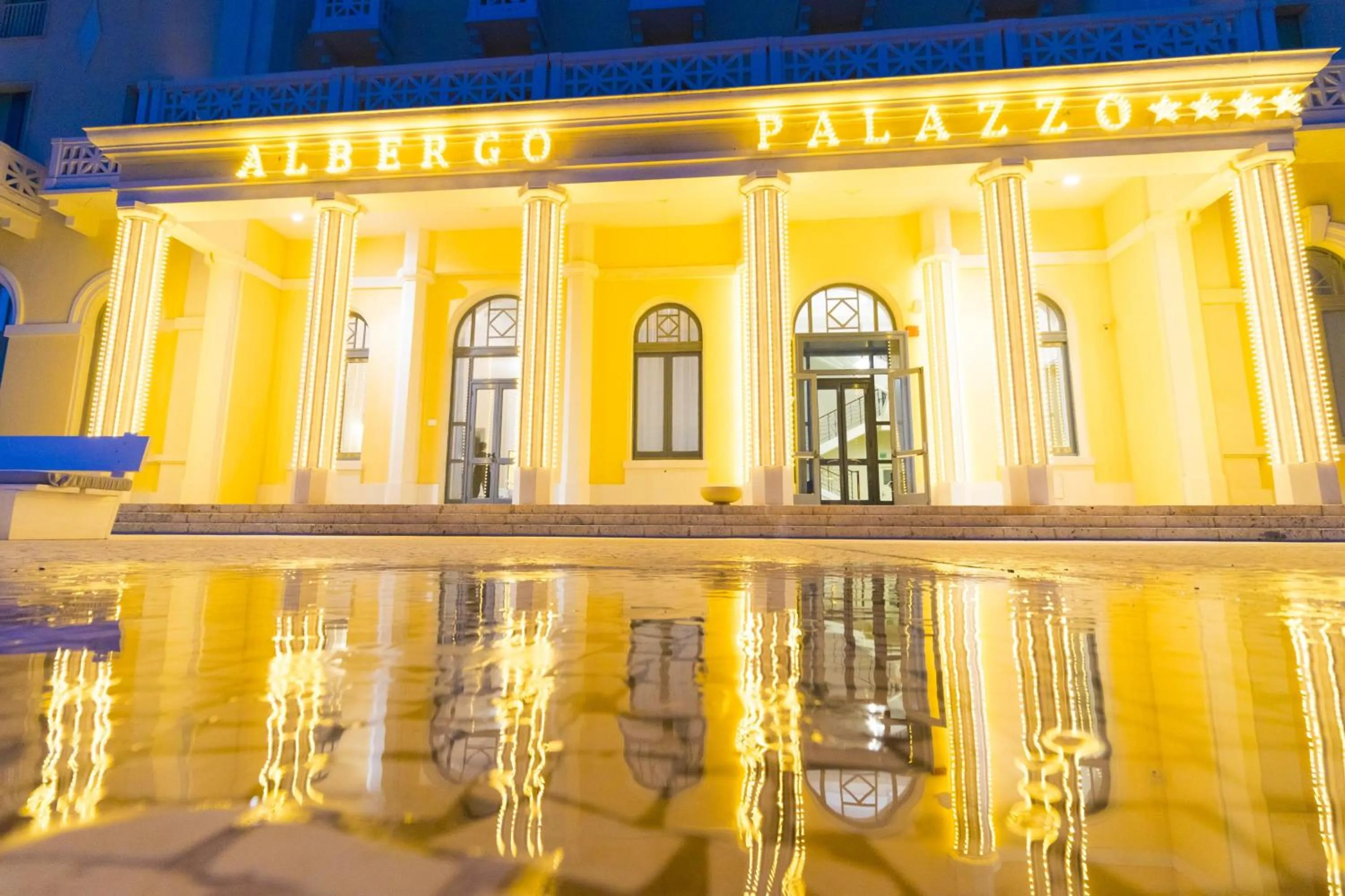 Facade/entrance in Albergo Palazzo