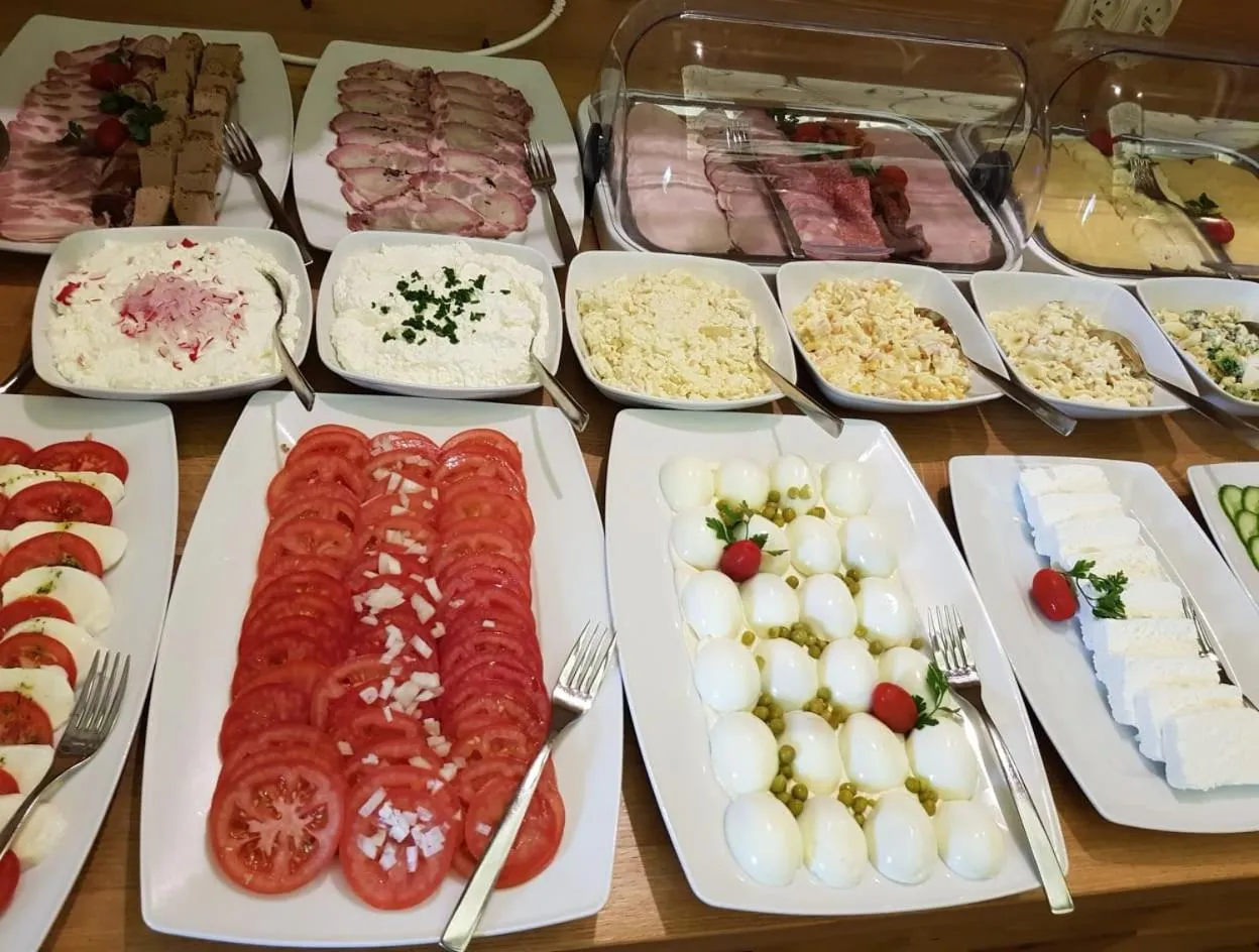 Restaurant/places to eat in Carlina Hotel & SPA