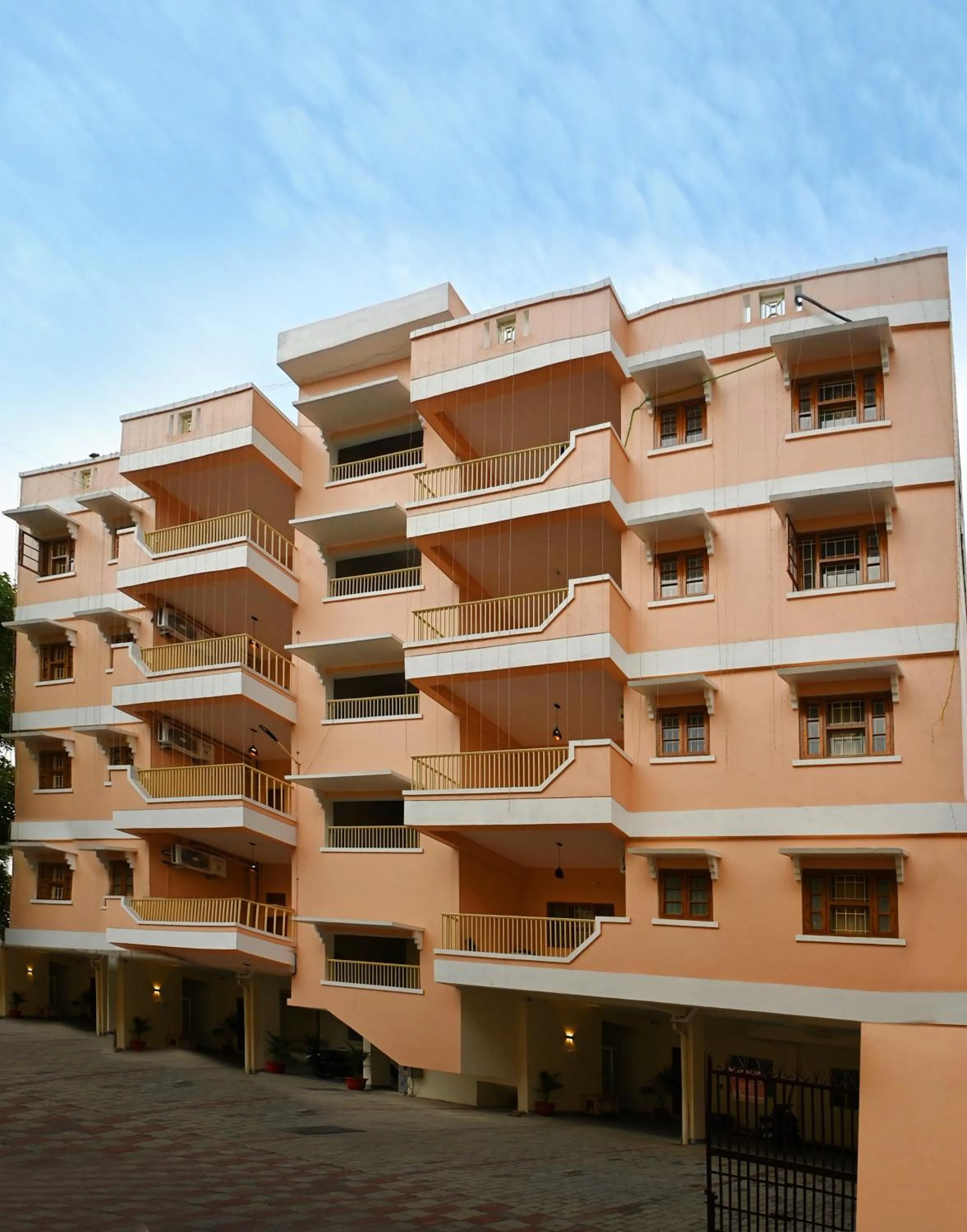 Property building in ZoomStay - 3BHK Apartments