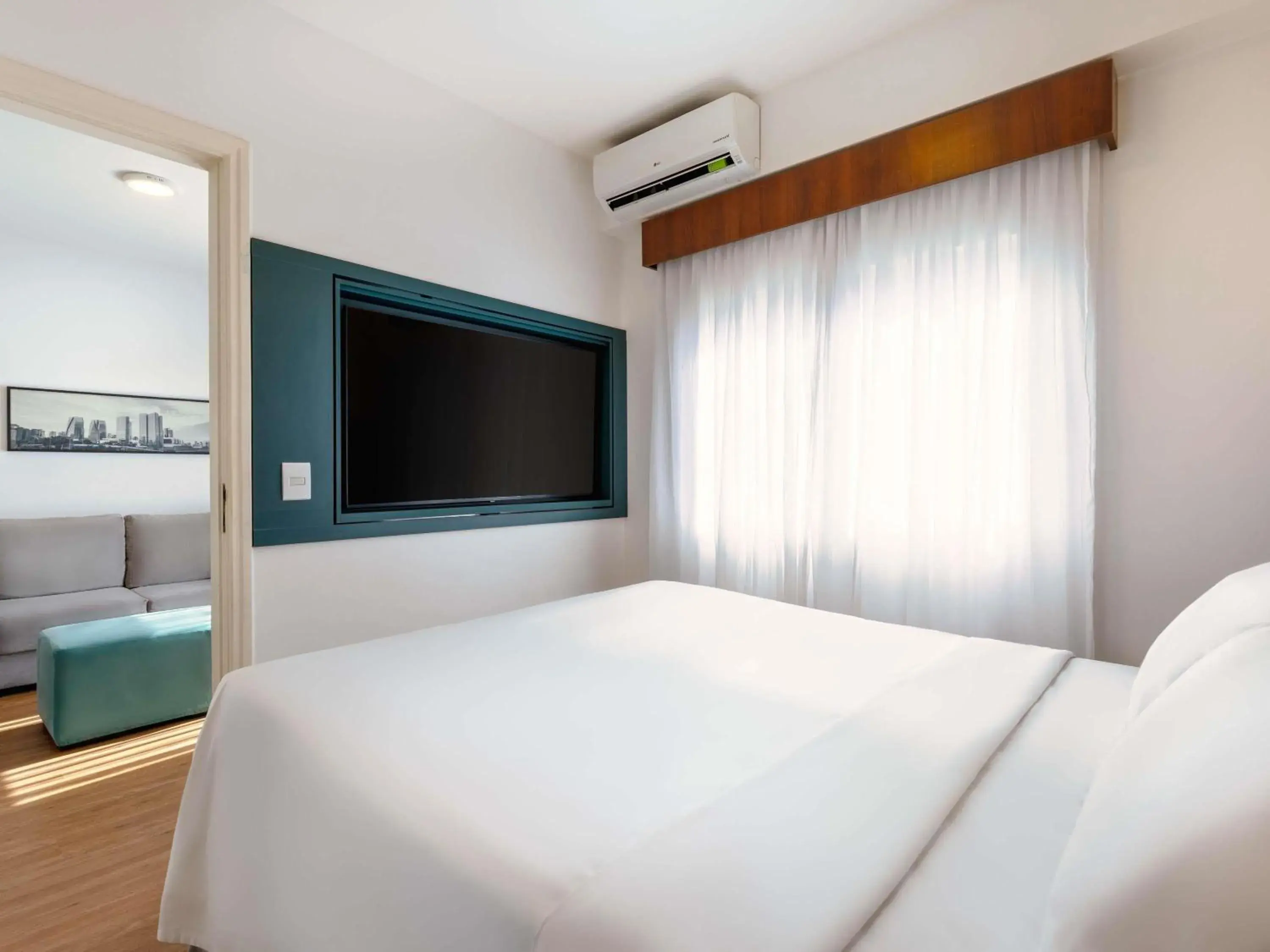 Superior Room with a Double Bed - single occupancy in Mercure Sao Paulo JK Superior Room with a Double Bed - single occupancy in Mercure Sao Paulo JK