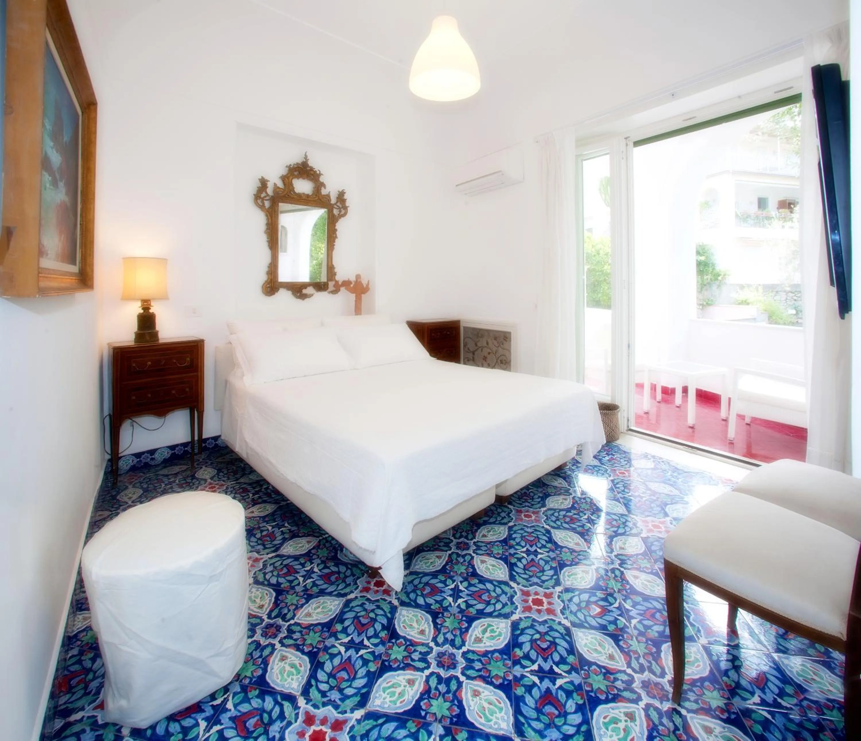 Photo of the whole room, Bed in Villa Silia