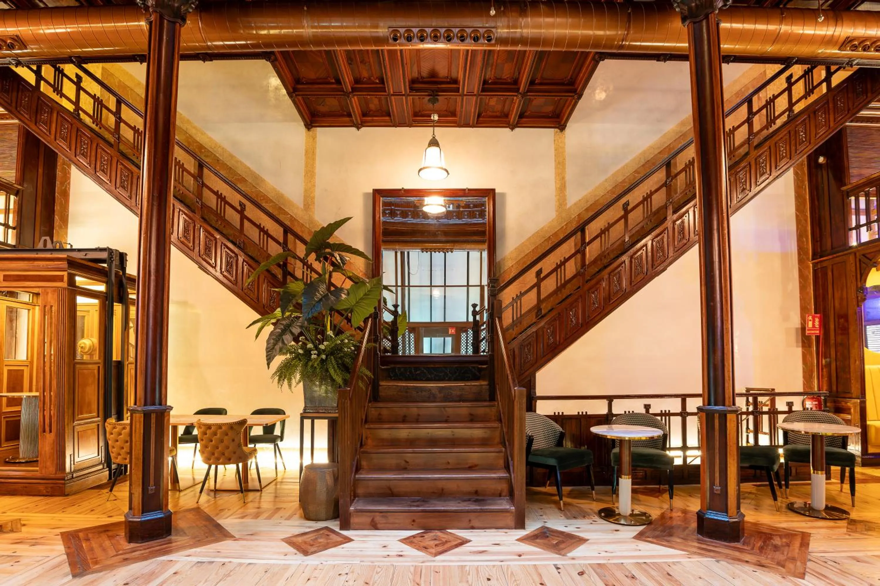 Lounge or bar in Hotel Las Tres Campanas