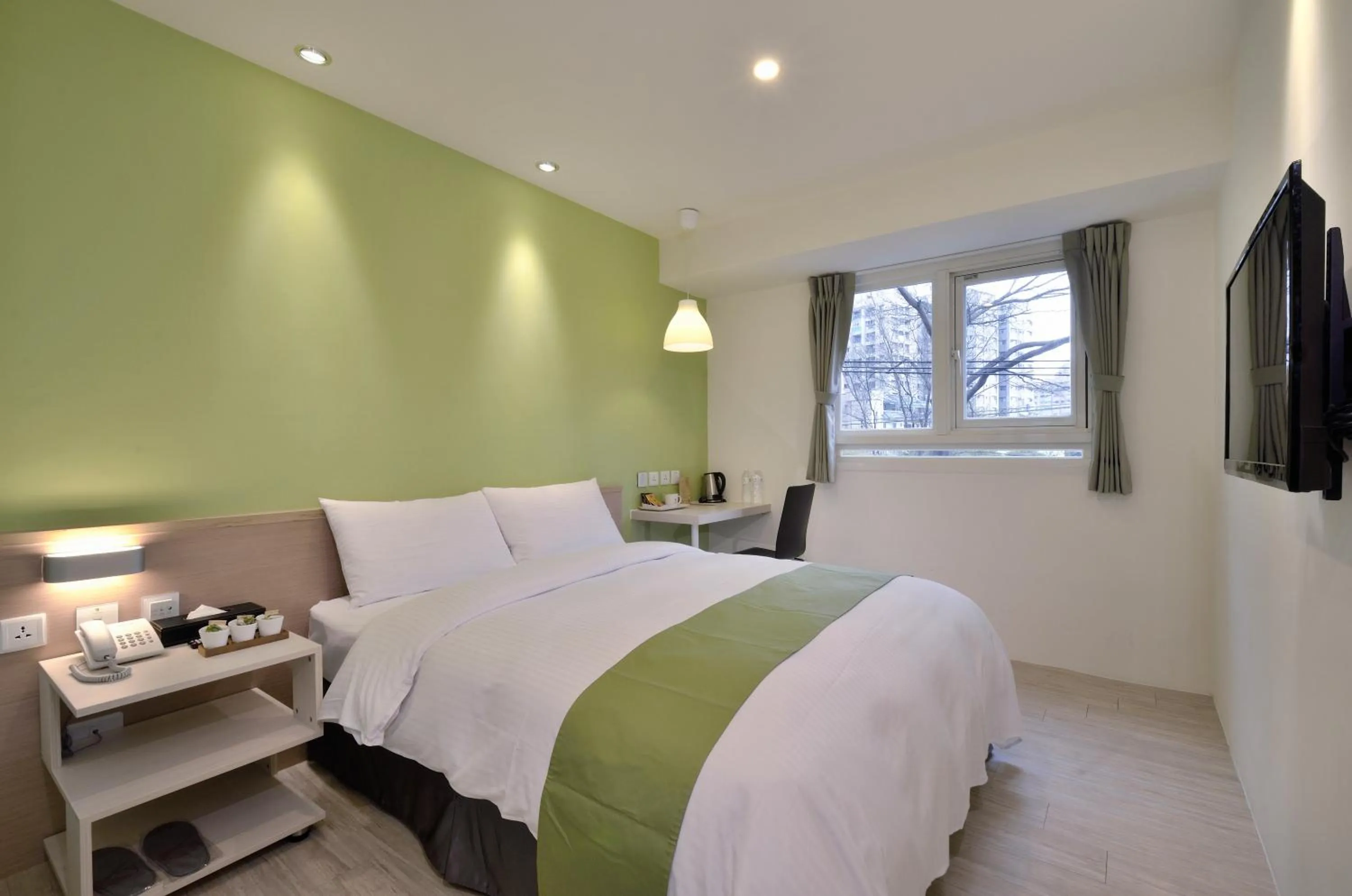 Photo of the whole room, Bed in Green Hotel - Fengjia